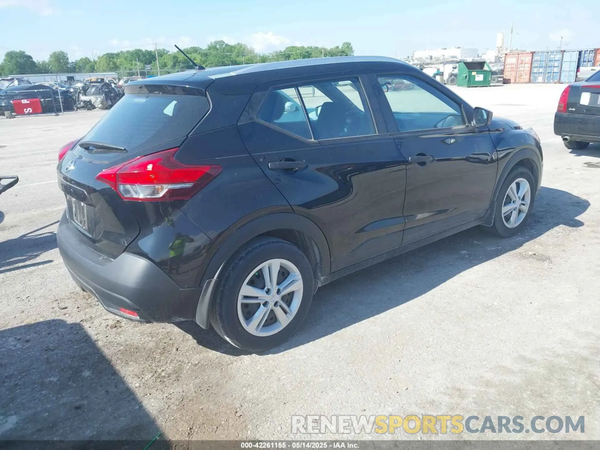 4 Photograph of a damaged car 3N1CP5CU6KL499111 NISSAN KICKS 2019