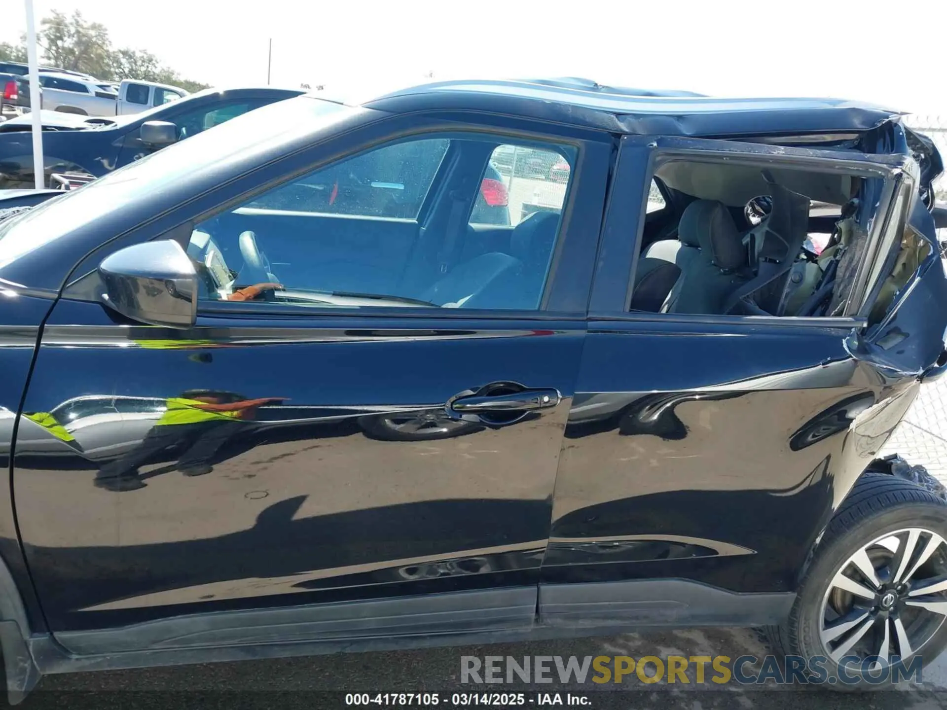 15 Photograph of a damaged car 3N1CP5CU6KL509670 NISSAN KICKS 2019