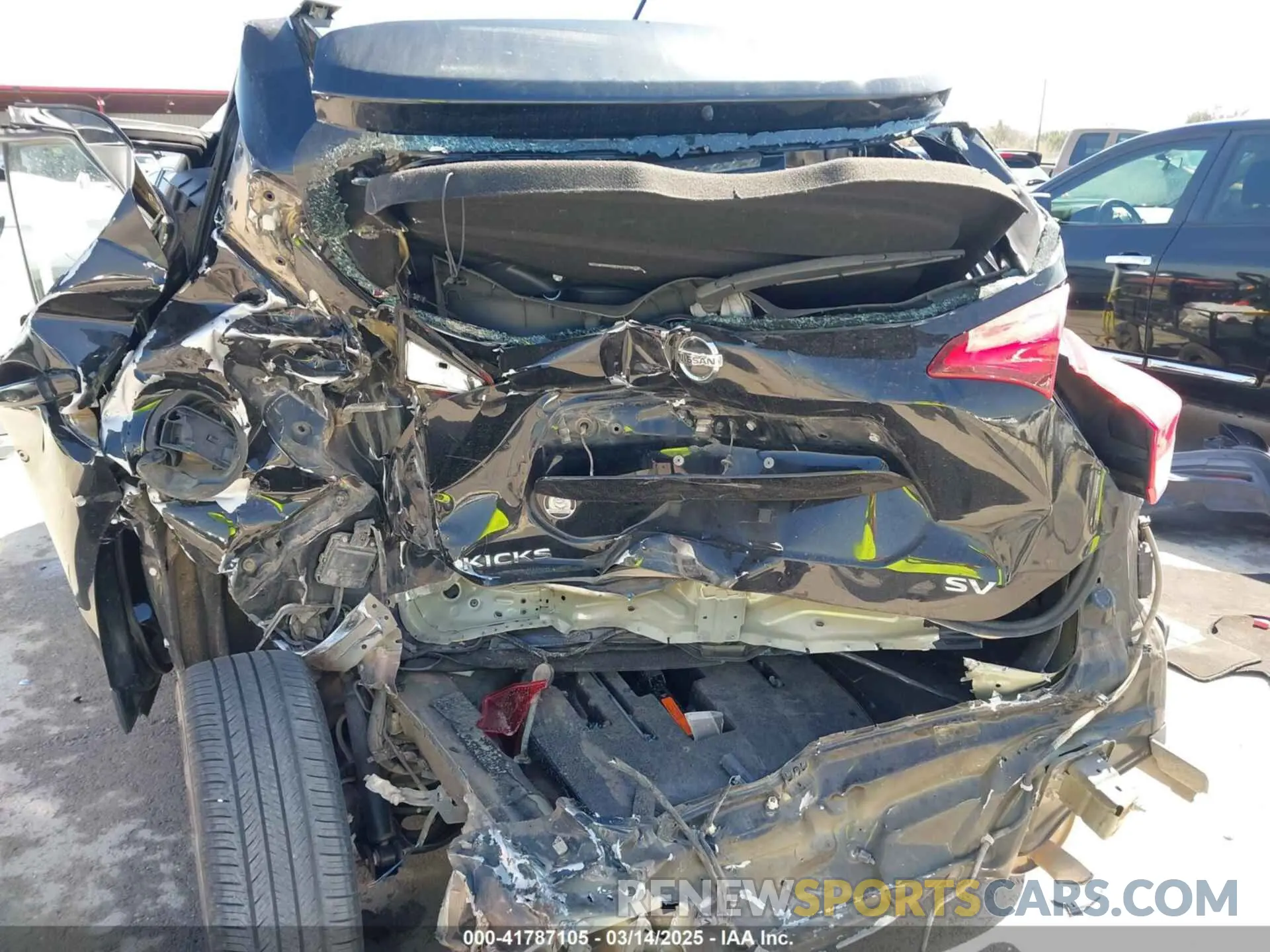 17 Photograph of a damaged car 3N1CP5CU6KL509670 NISSAN KICKS 2019