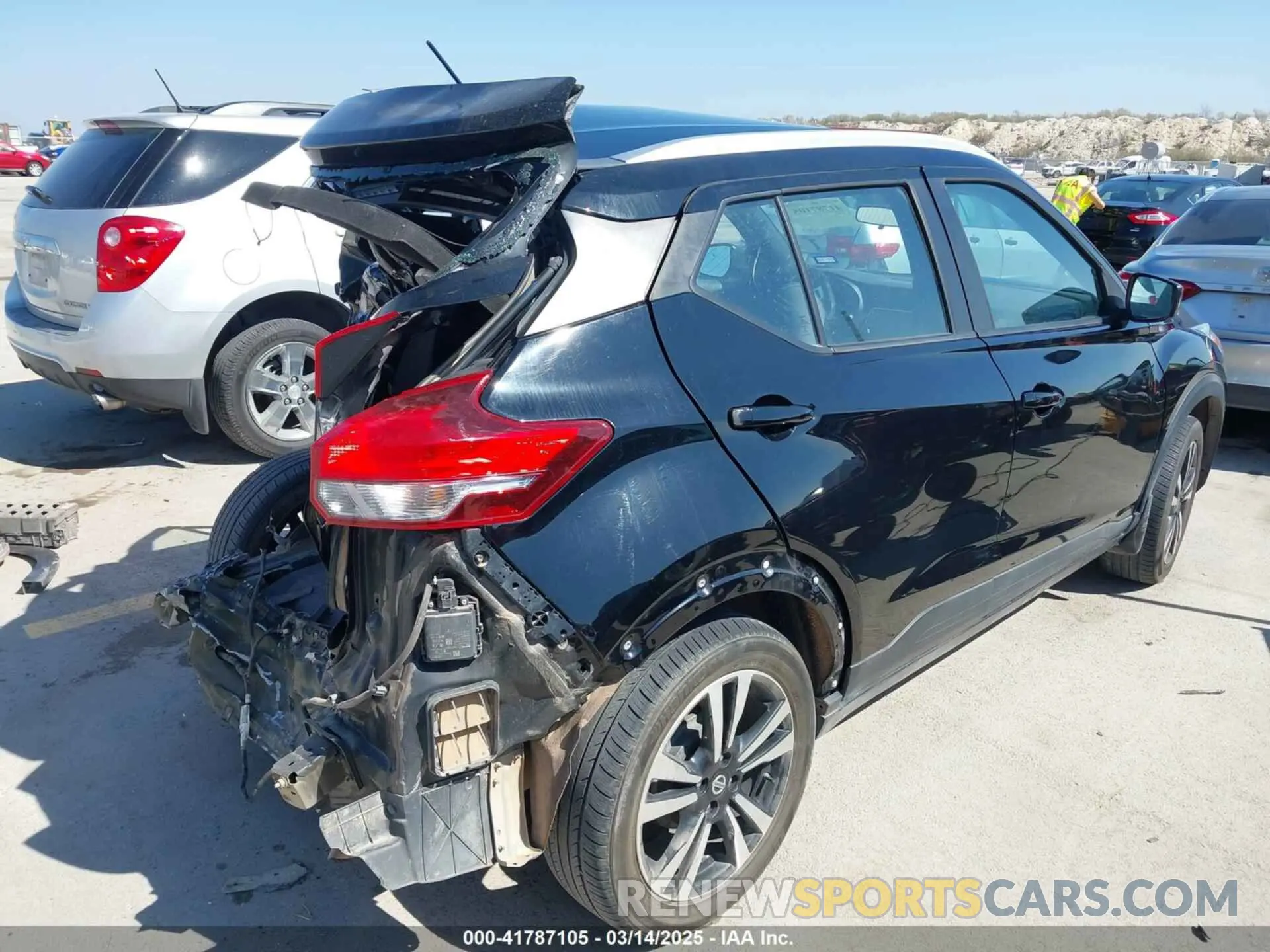 4 Photograph of a damaged car 3N1CP5CU6KL509670 NISSAN KICKS 2019