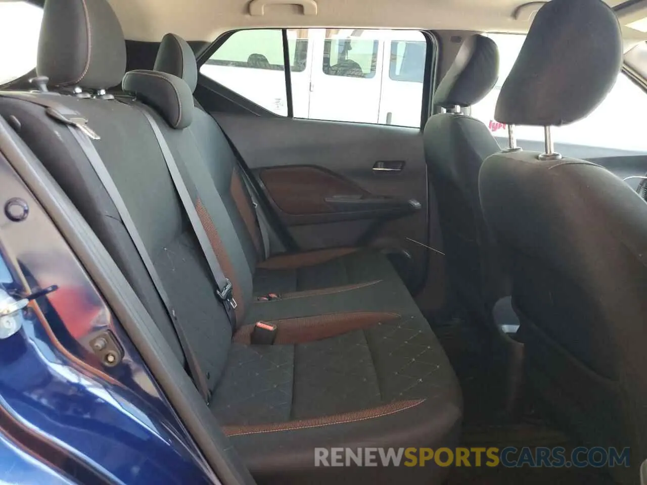 10 Photograph of a damaged car 3N1CP5CU6KL514304 NISSAN KICKS 2019