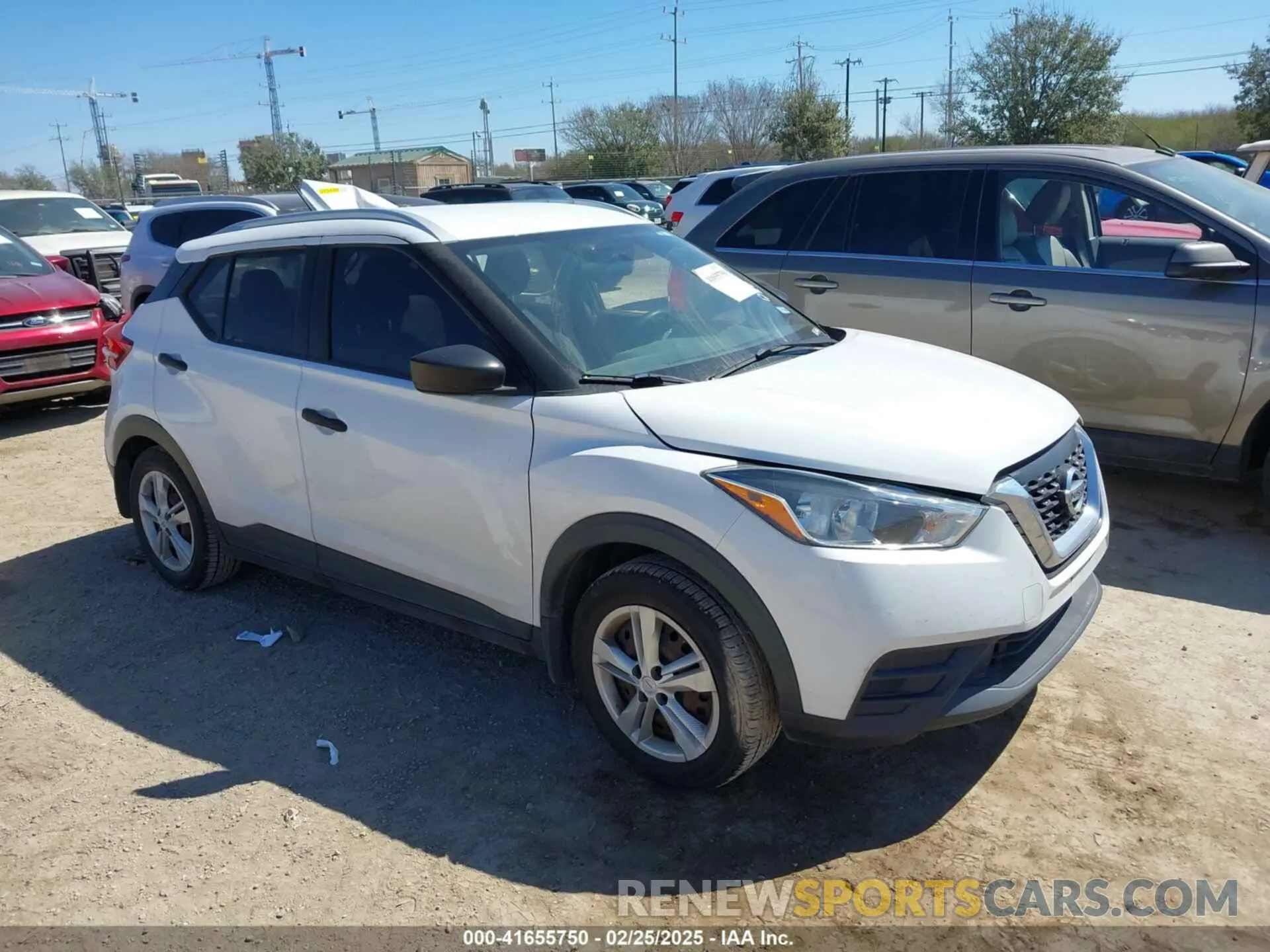 1 Photograph of a damaged car 3N1CP5CU6KL514318 NISSAN KICKS 2019
