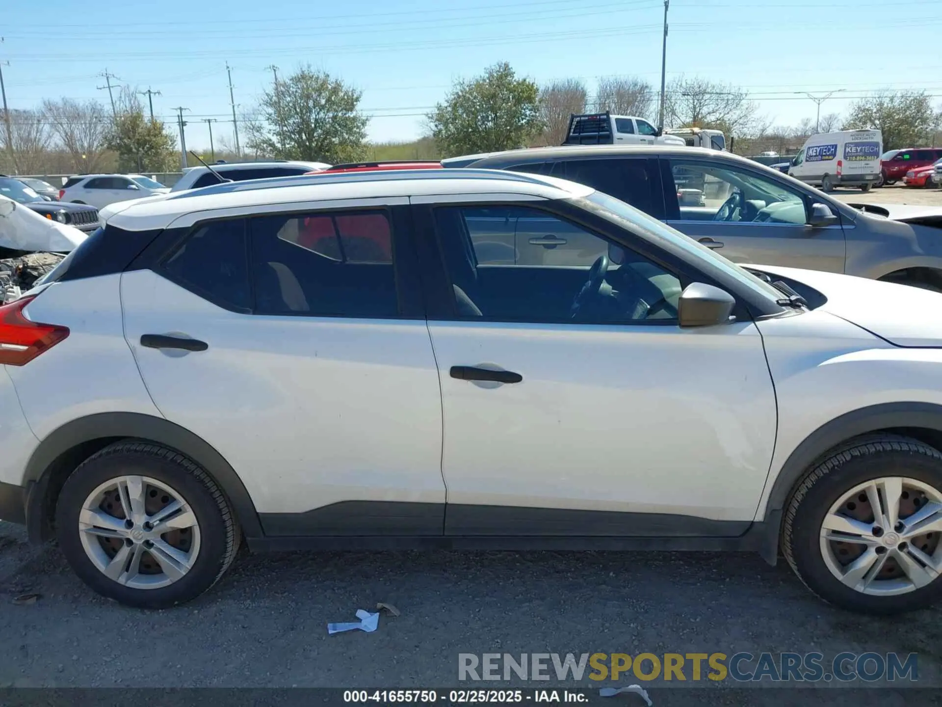 13 Photograph of a damaged car 3N1CP5CU6KL514318 NISSAN KICKS 2019