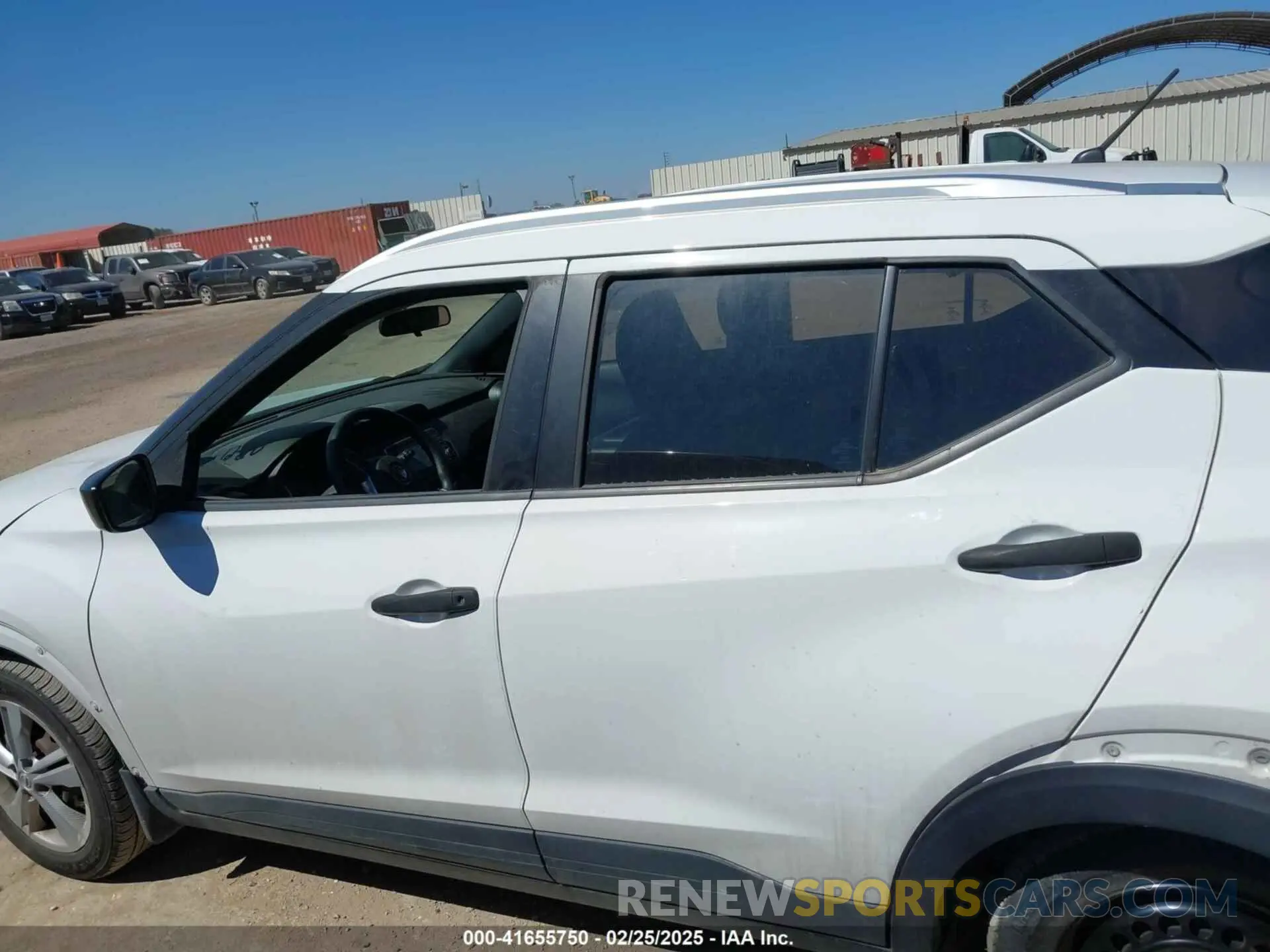 14 Photograph of a damaged car 3N1CP5CU6KL514318 NISSAN KICKS 2019