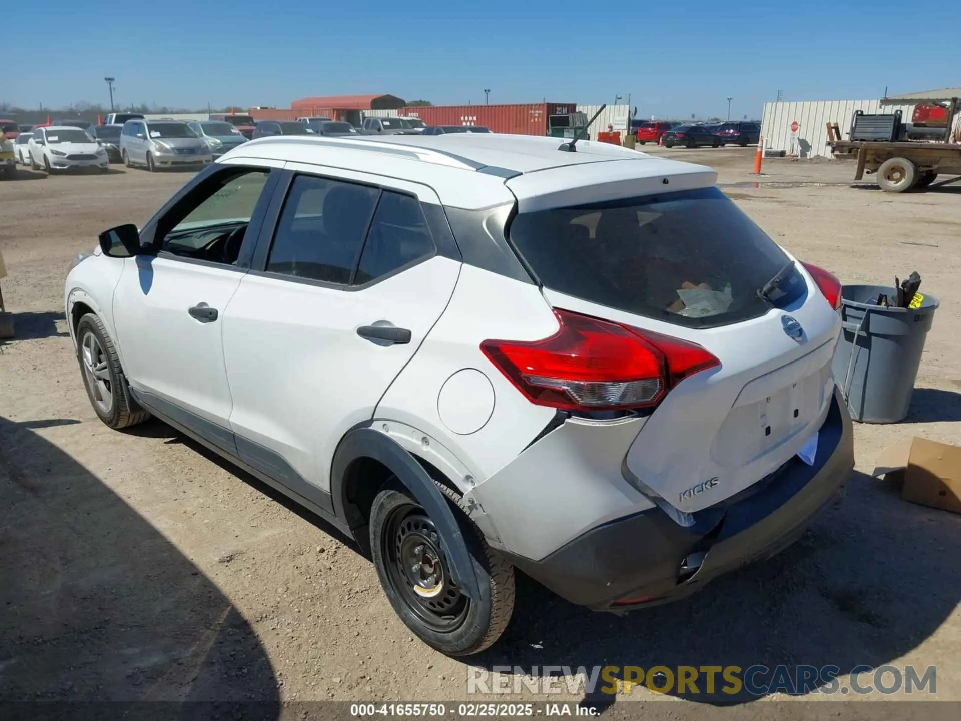 3 Photograph of a damaged car 3N1CP5CU6KL514318 NISSAN KICKS 2019