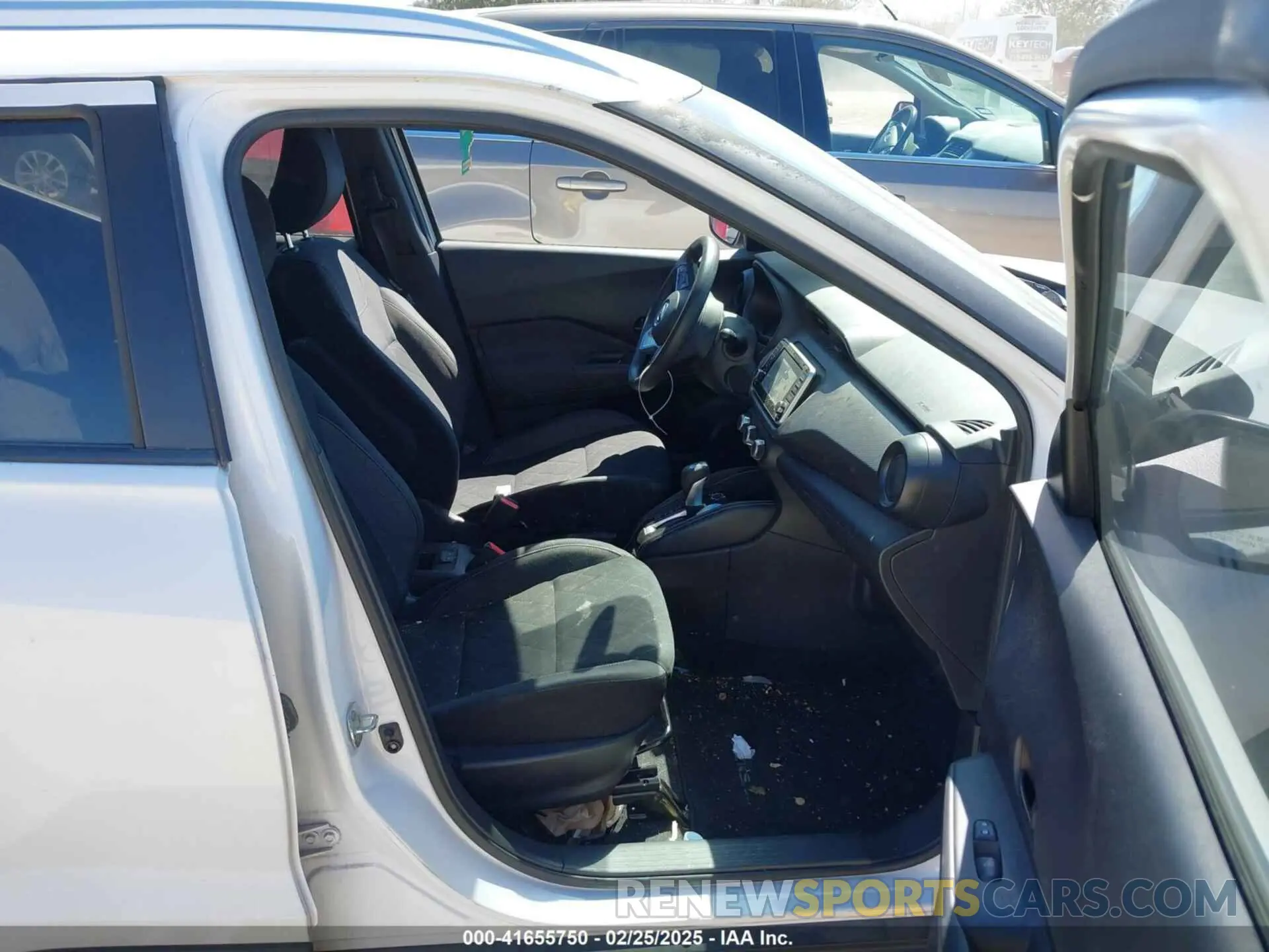 5 Photograph of a damaged car 3N1CP5CU6KL514318 NISSAN KICKS 2019