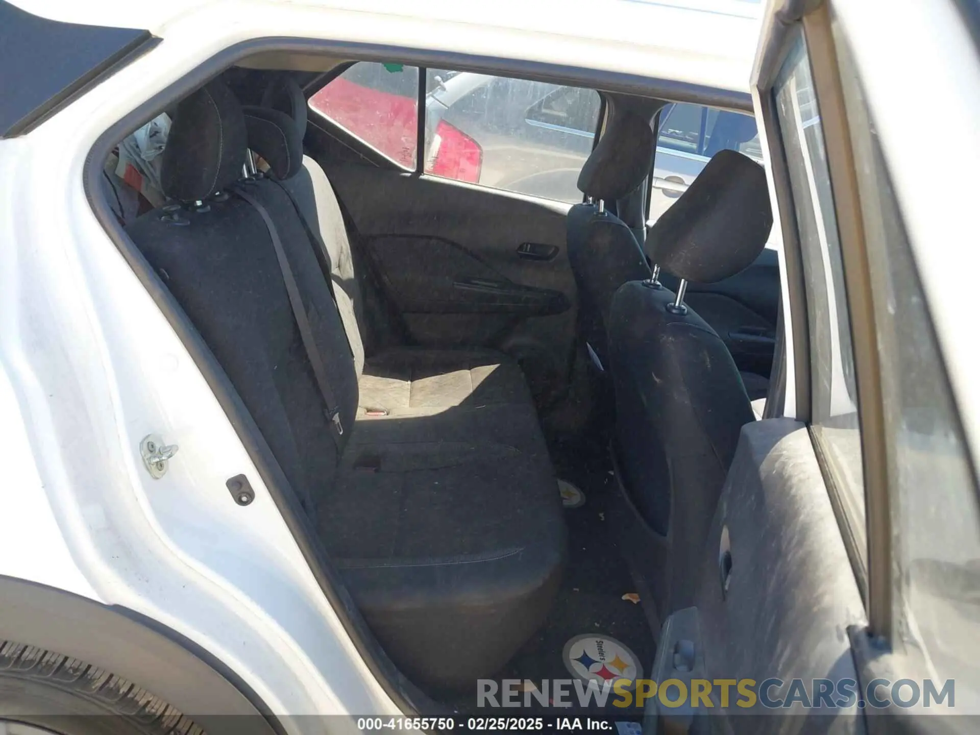 8 Photograph of a damaged car 3N1CP5CU6KL514318 NISSAN KICKS 2019