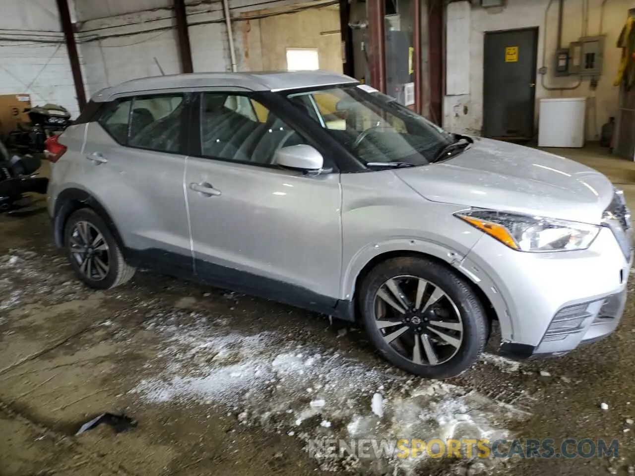4 Photograph of a damaged car 3N1CP5CU6KL515887 NISSAN KICKS 2019