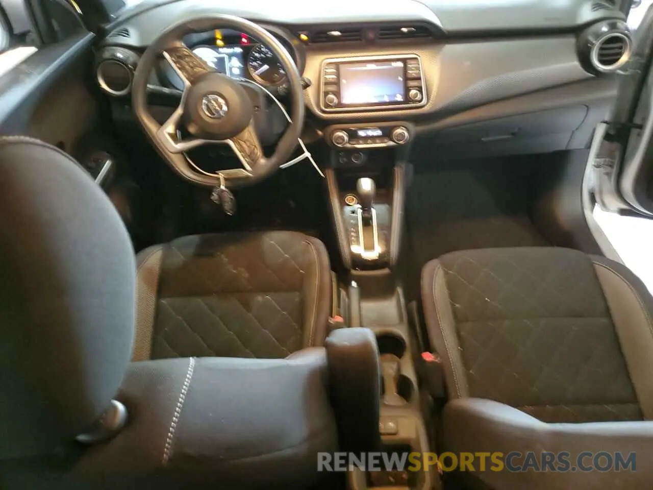8 Photograph of a damaged car 3N1CP5CU6KL515887 NISSAN KICKS 2019