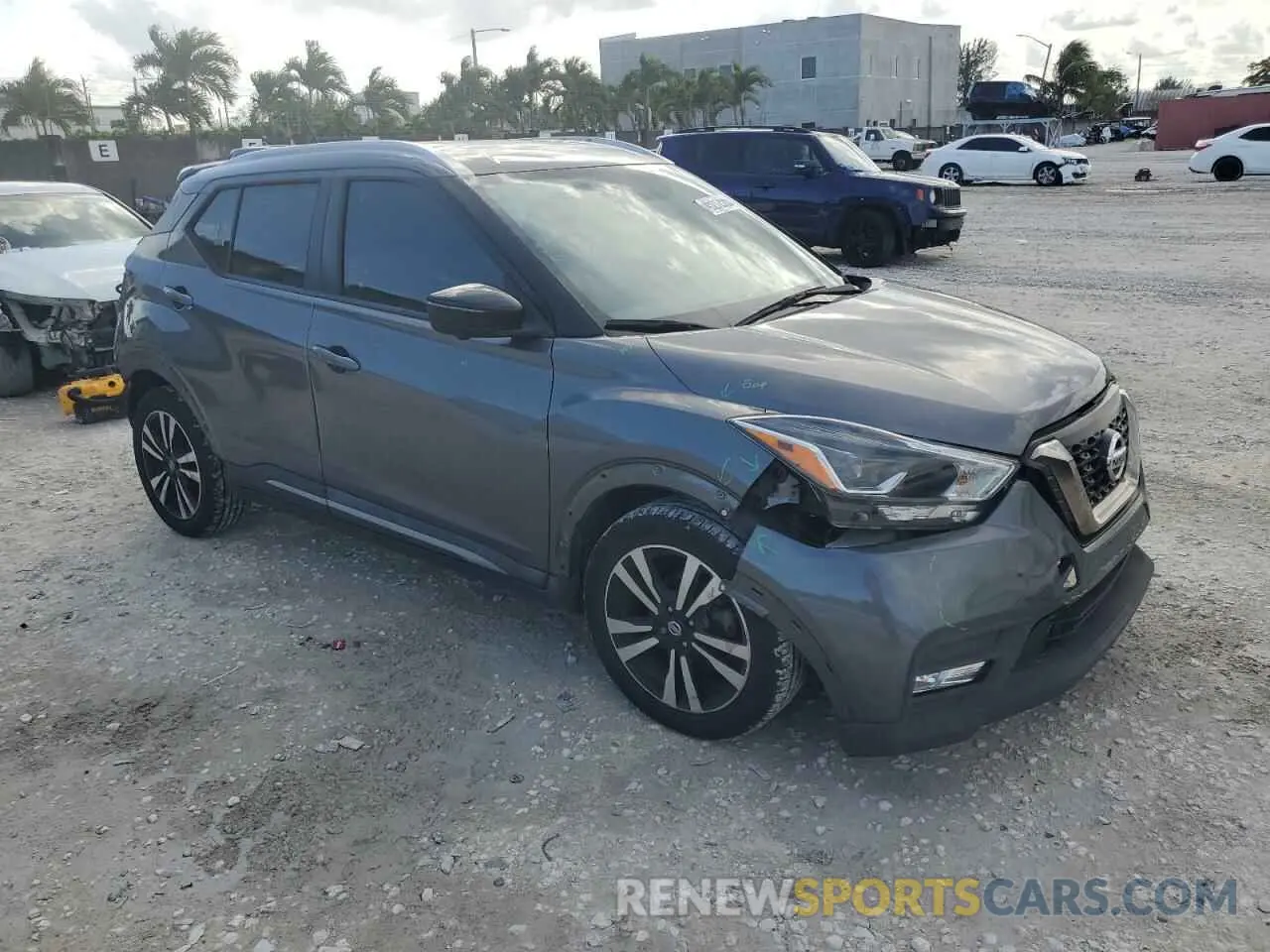 4 Photograph of a damaged car 3N1CP5CU6KL528932 NISSAN KICKS 2019