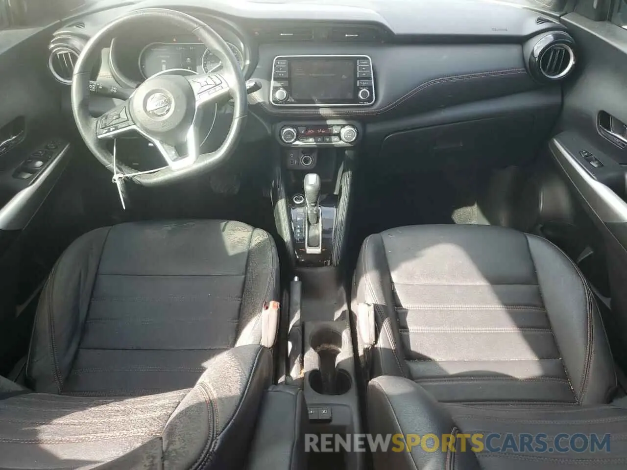 8 Photograph of a damaged car 3N1CP5CU6KL528932 NISSAN KICKS 2019