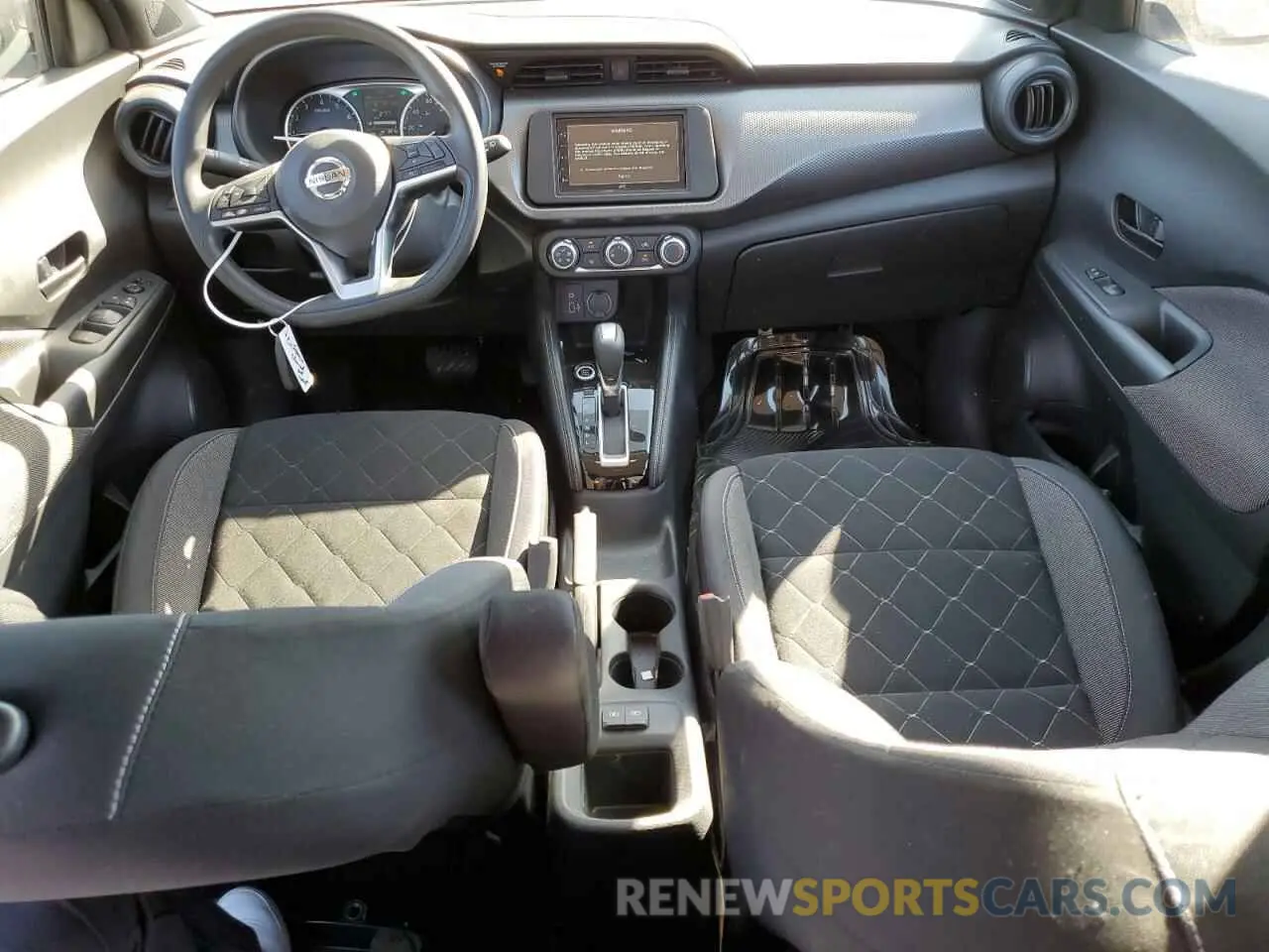8 Photograph of a damaged car 3N1CP5CU6KL533063 NISSAN KICKS 2019