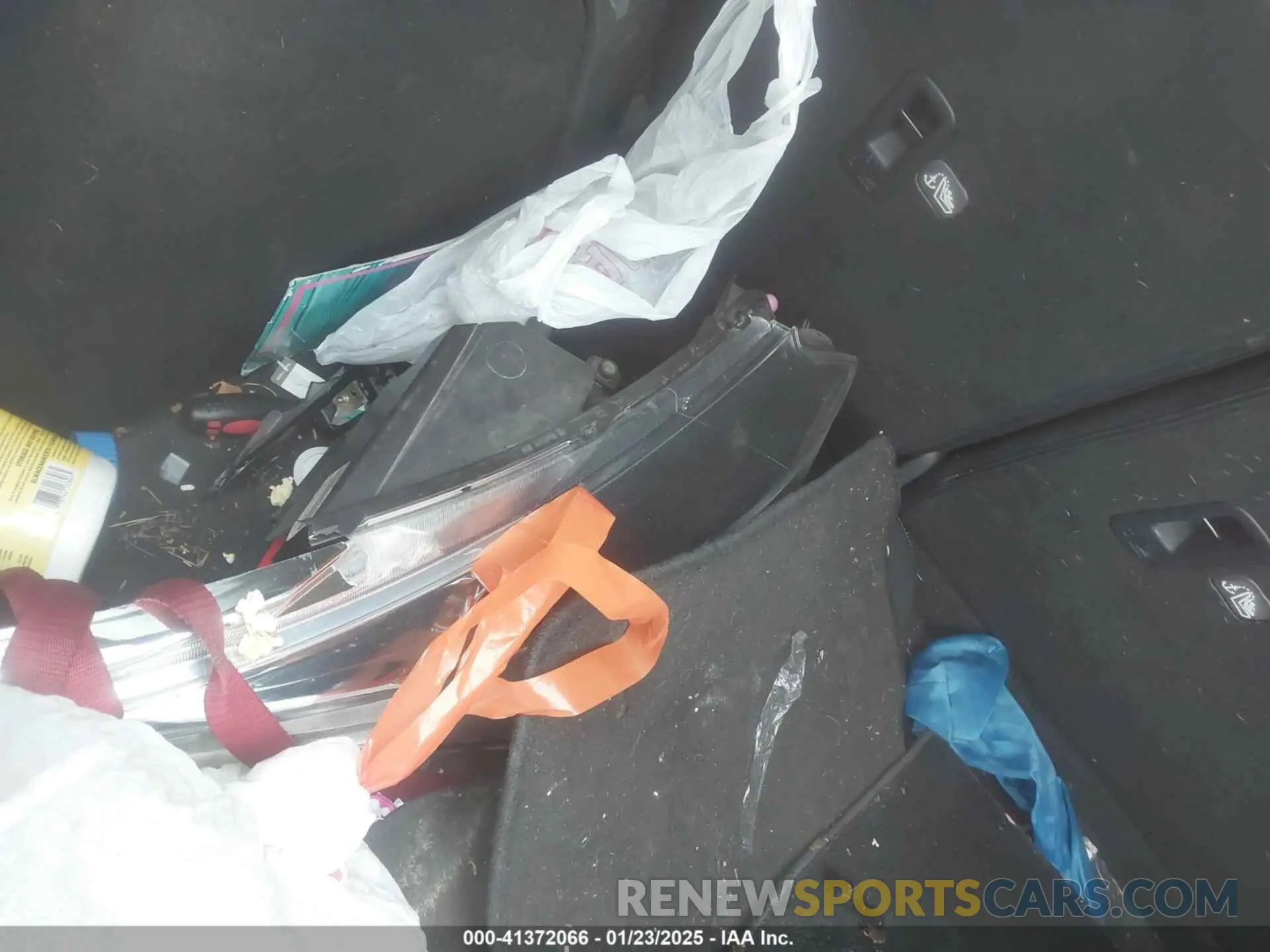 12 Photograph of a damaged car 3N1CP5CU6KL533774 NISSAN KICKS 2019