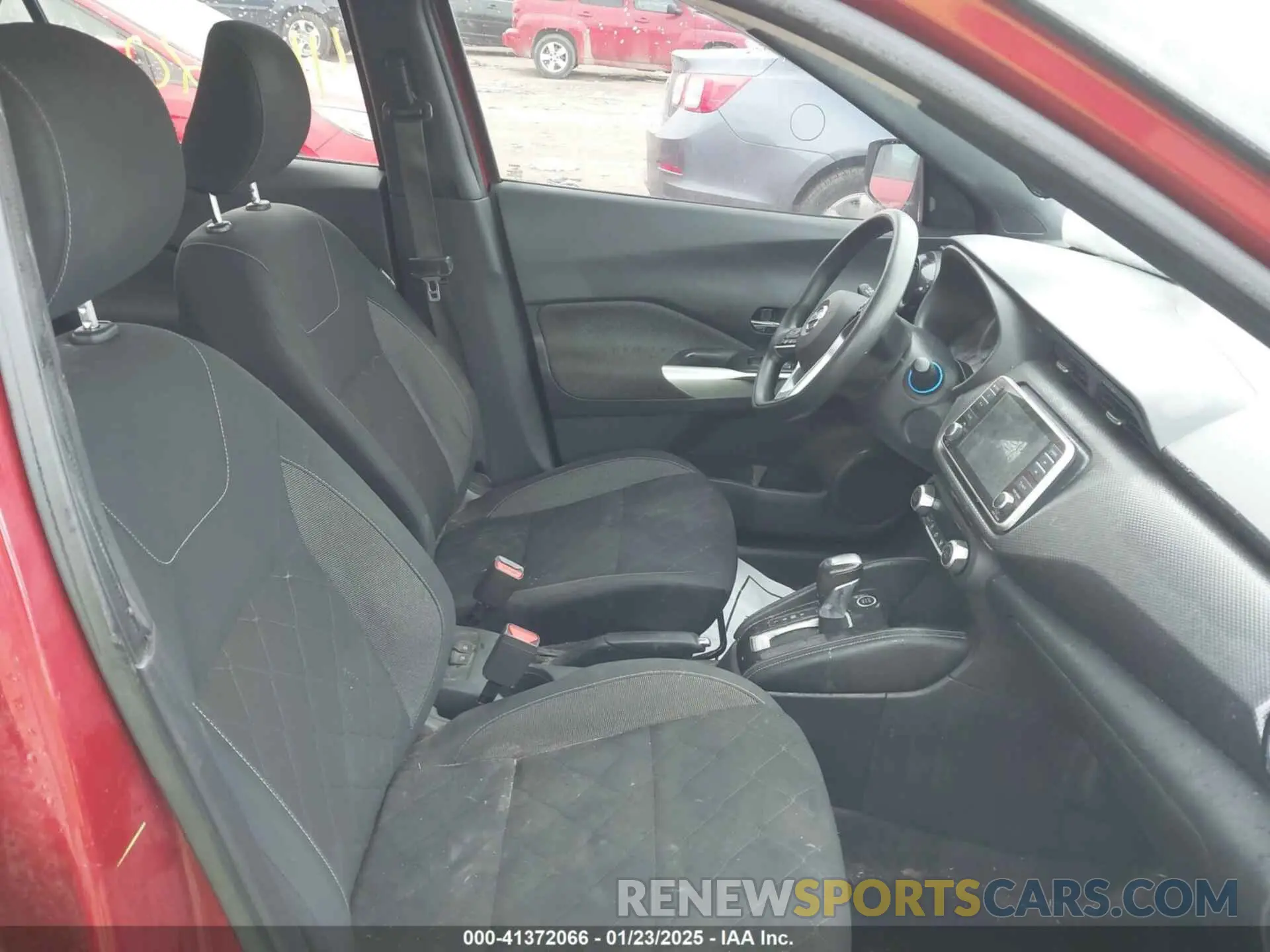 5 Photograph of a damaged car 3N1CP5CU6KL533774 NISSAN KICKS 2019