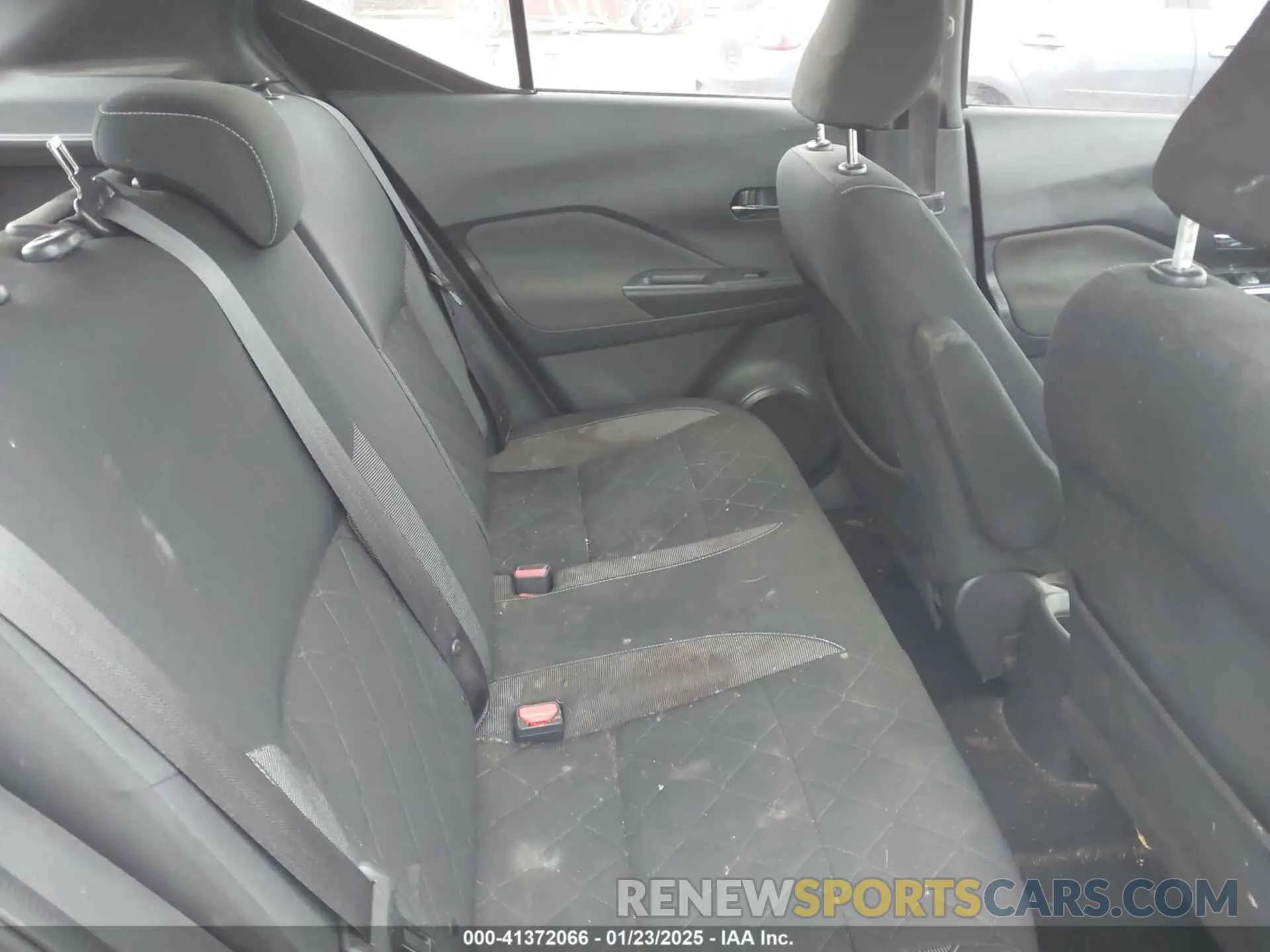 8 Photograph of a damaged car 3N1CP5CU6KL533774 NISSAN KICKS 2019