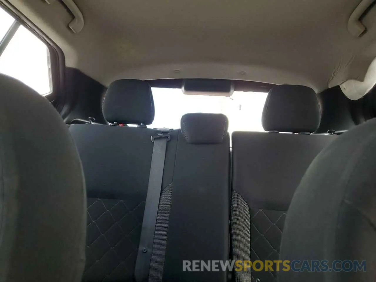 10 Photograph of a damaged car 3N1CP5CU6KL543852 NISSAN KICKS 2019