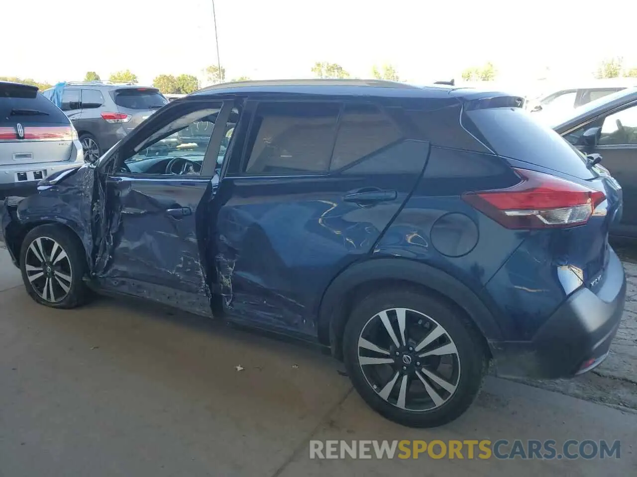 2 Photograph of a damaged car 3N1CP5CU6KL546587 NISSAN KICKS 2019