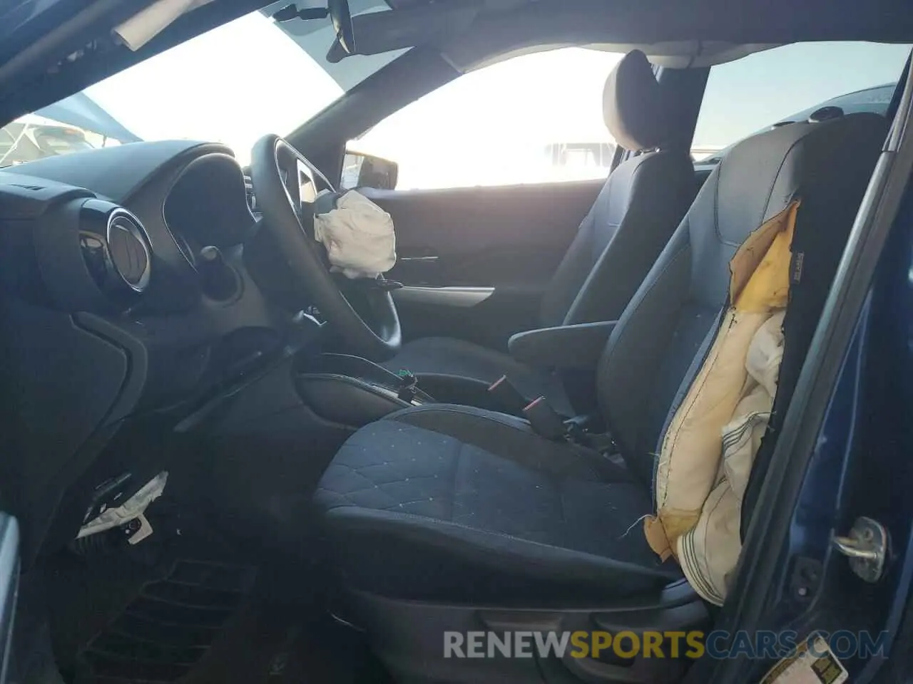 7 Photograph of a damaged car 3N1CP5CU6KL546587 NISSAN KICKS 2019
