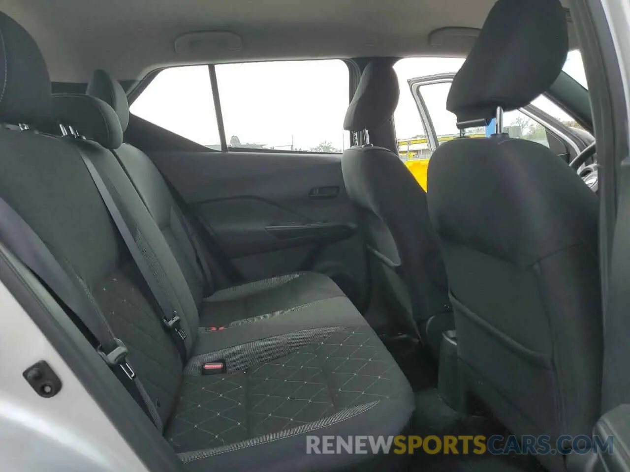 10 Photograph of a damaged car 3N1CP5CU6KL560666 NISSAN KICKS 2019
