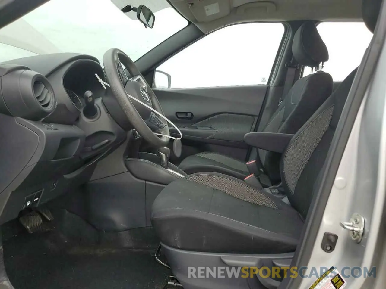 7 Photograph of a damaged car 3N1CP5CU6KL560666 NISSAN KICKS 2019