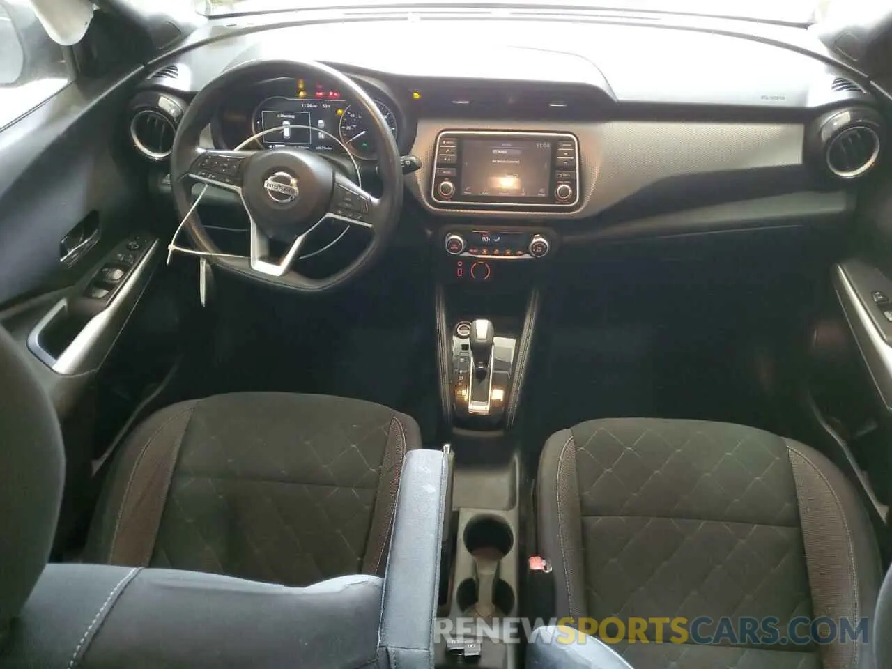 8 Photograph of a damaged car 3N1CP5CU7KL497352 NISSAN KICKS 2019