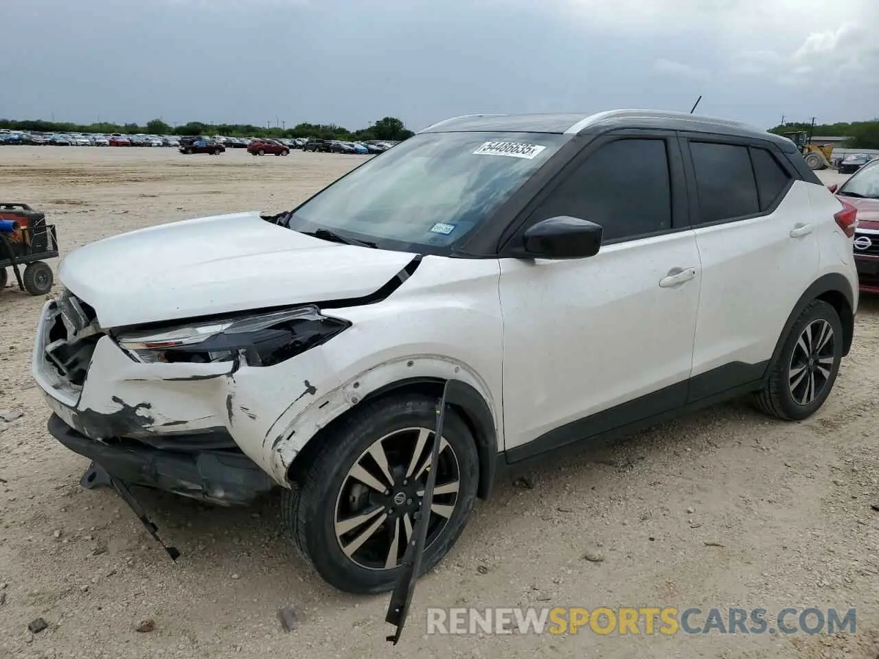1 Photograph of a damaged car 3N1CP5CU7KL516370 NISSAN KICKS 2019