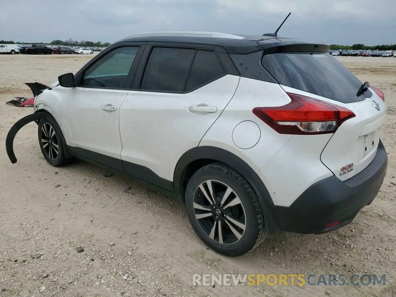 2 Photograph of a damaged car 3N1CP5CU7KL516370 NISSAN KICKS 2019