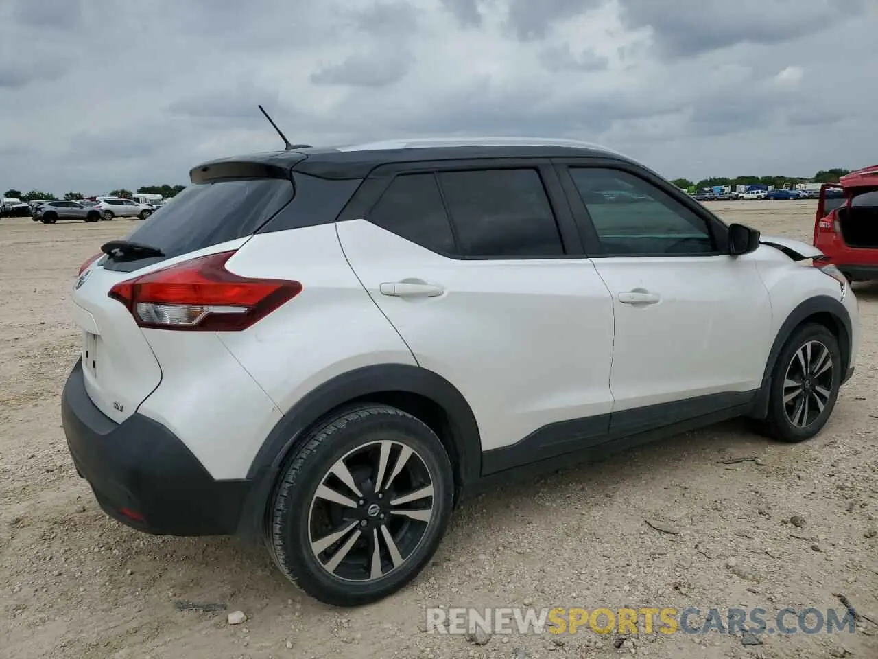 3 Photograph of a damaged car 3N1CP5CU7KL516370 NISSAN KICKS 2019