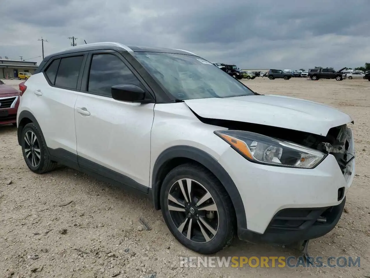 4 Photograph of a damaged car 3N1CP5CU7KL516370 NISSAN KICKS 2019