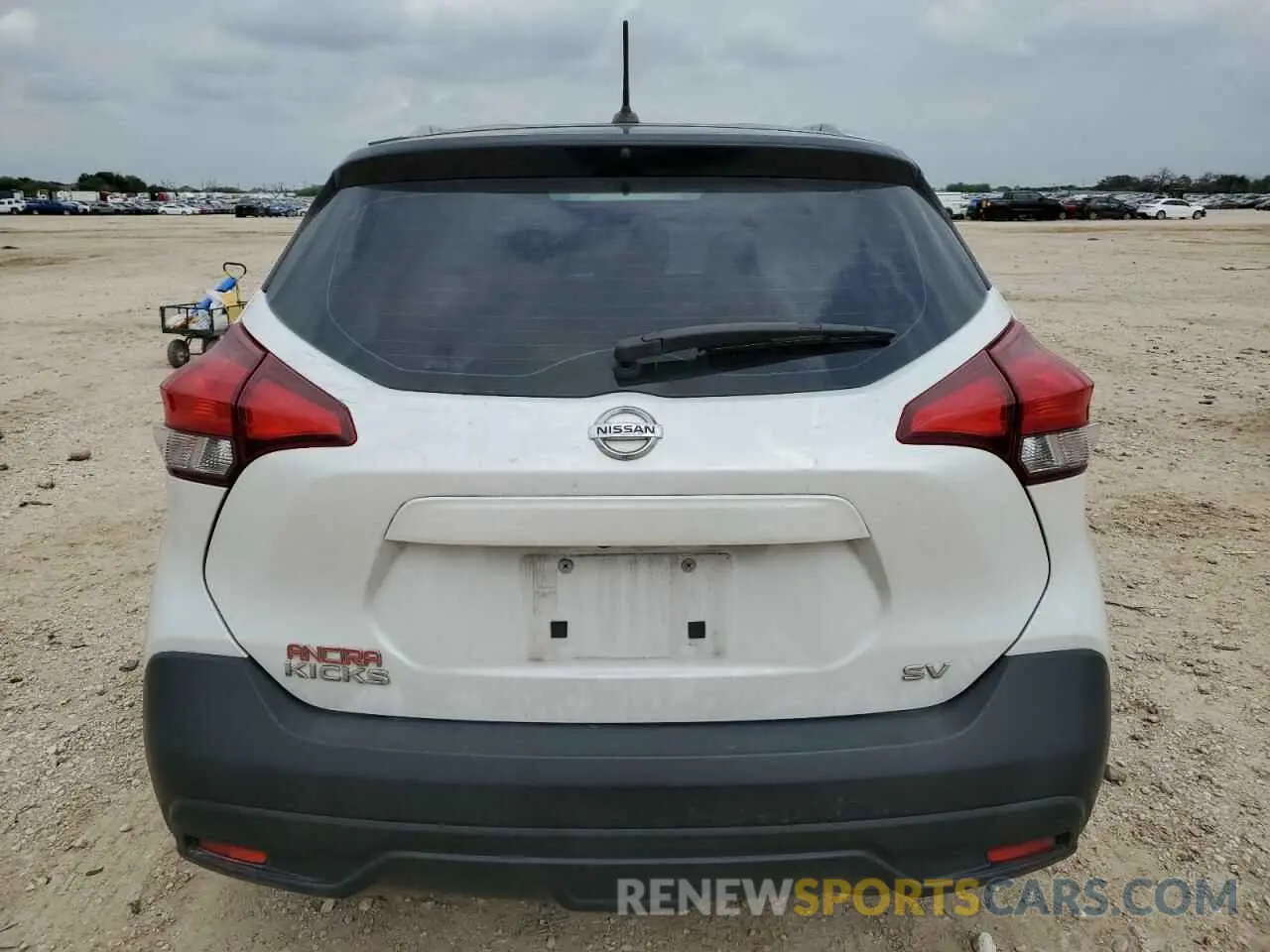 6 Photograph of a damaged car 3N1CP5CU7KL516370 NISSAN KICKS 2019