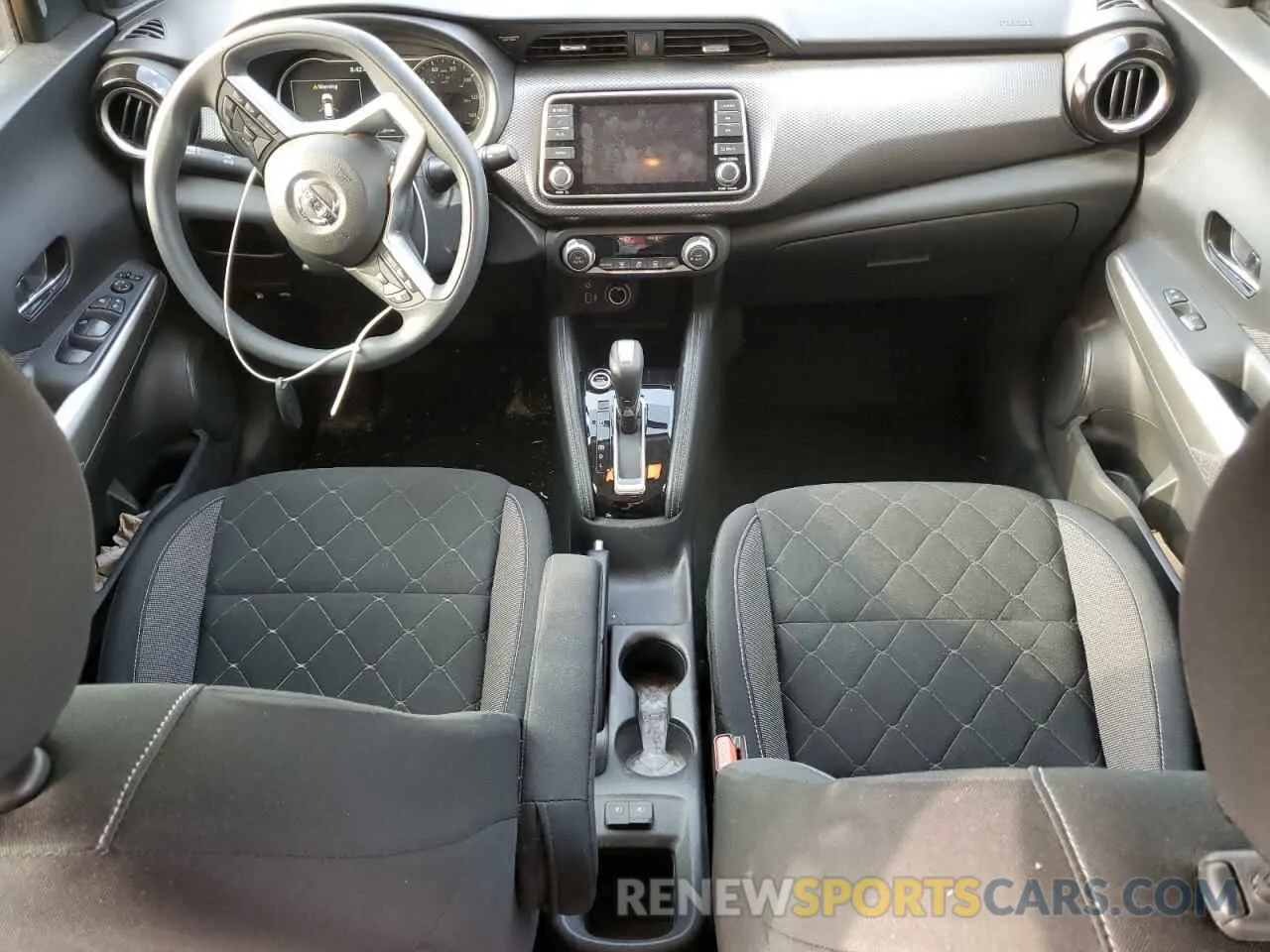 8 Photograph of a damaged car 3N1CP5CU7KL516627 NISSAN KICKS 2019