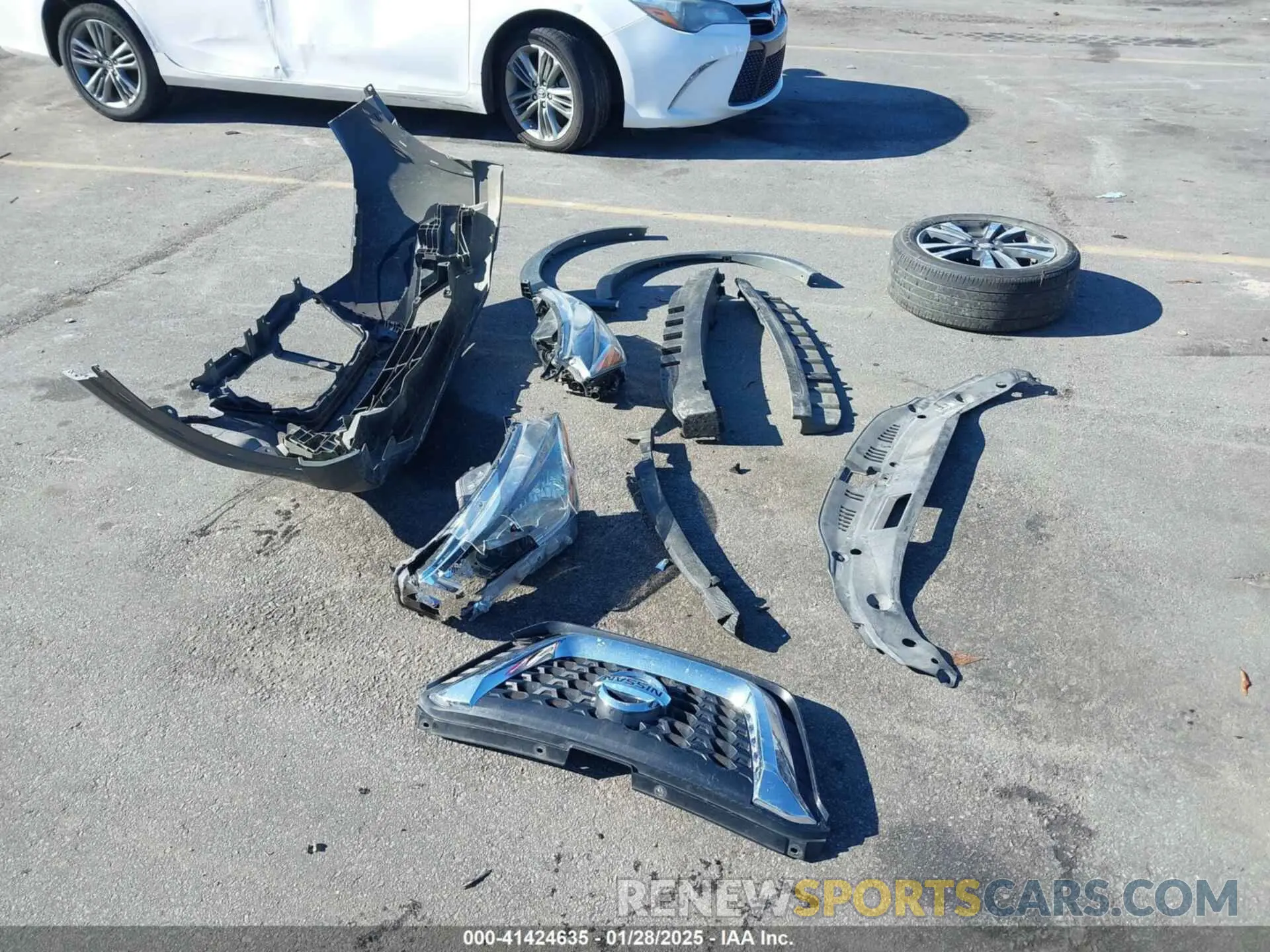 12 Photograph of a damaged car 3N1CP5CU7KL528115 NISSAN KICKS 2019