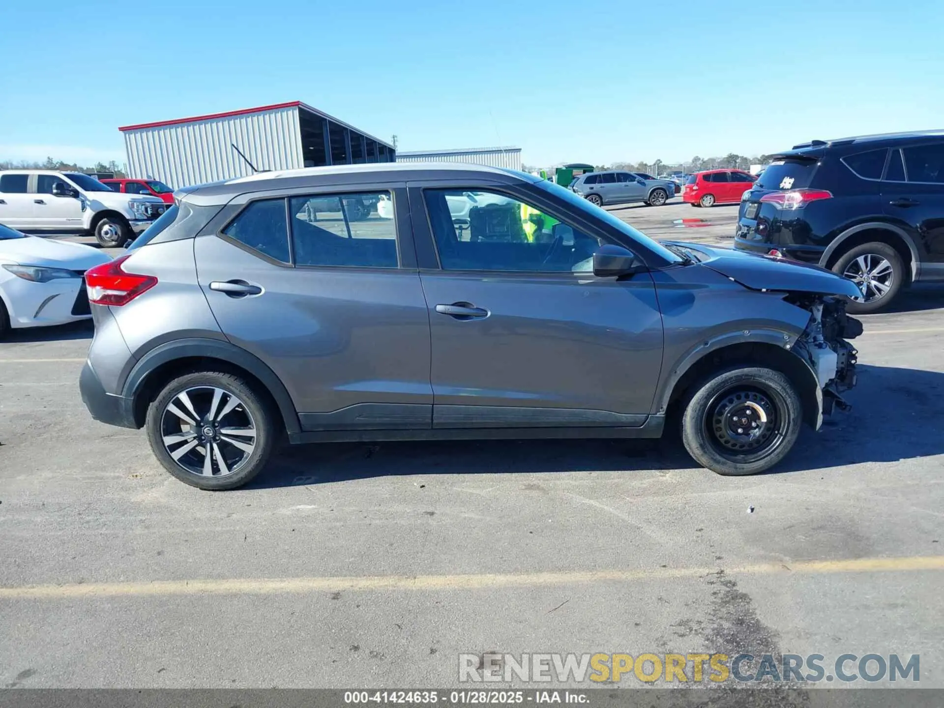 14 Photograph of a damaged car 3N1CP5CU7KL528115 NISSAN KICKS 2019
