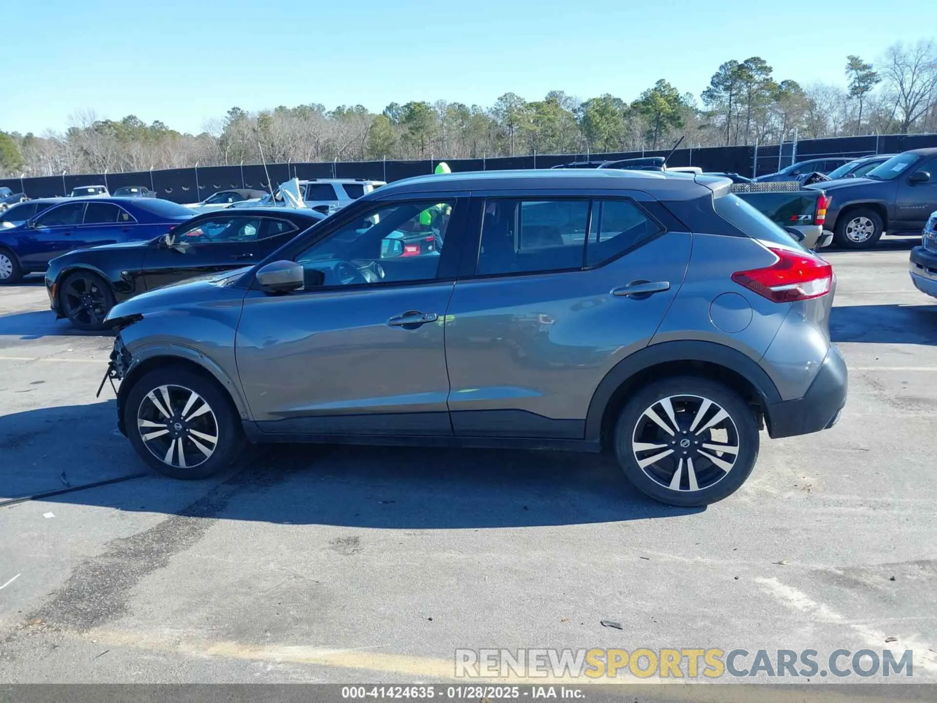 15 Photograph of a damaged car 3N1CP5CU7KL528115 NISSAN KICKS 2019