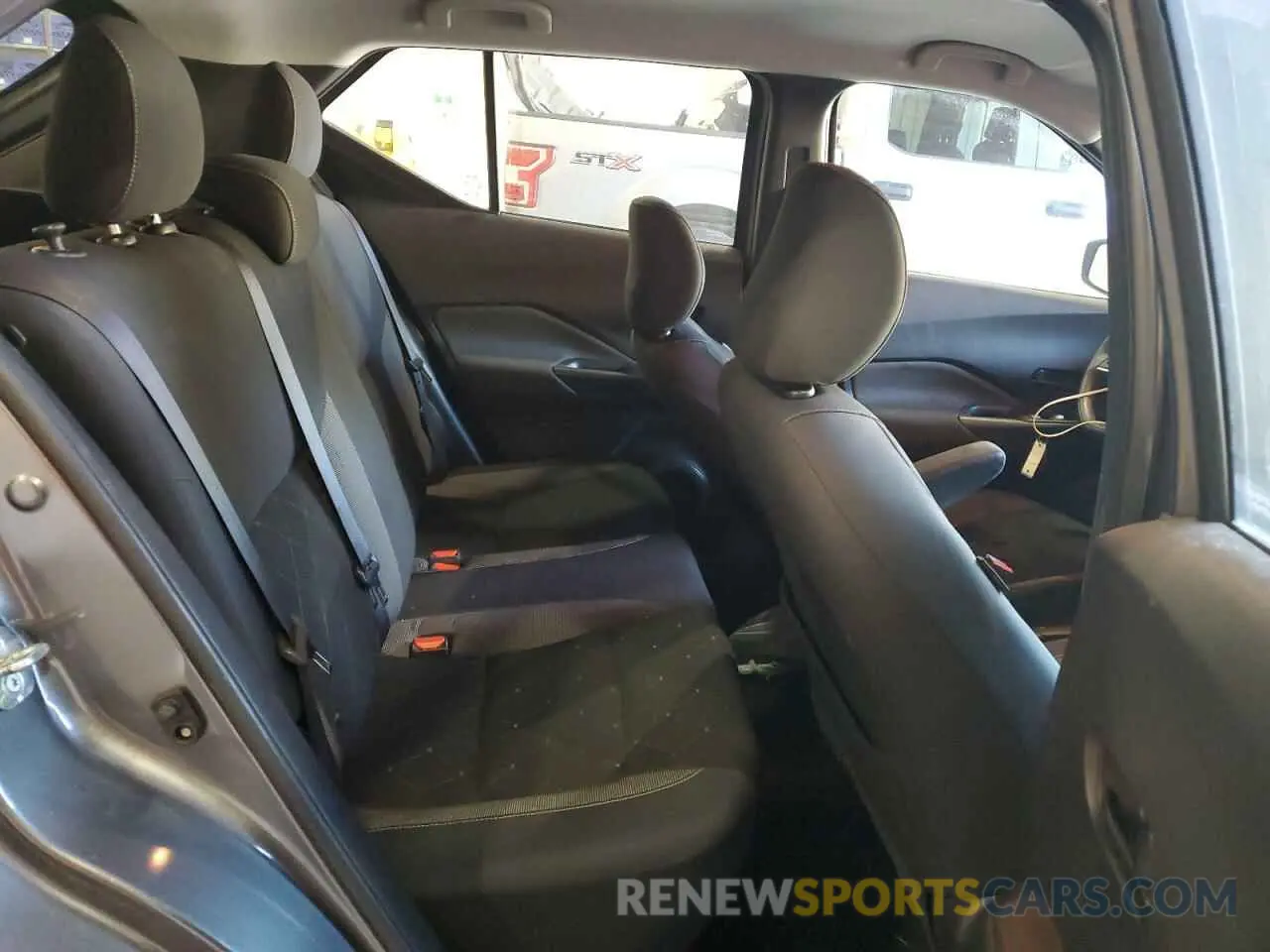 11 Photograph of a damaged car 3N1CP5CU7KL540250 NISSAN KICKS 2019