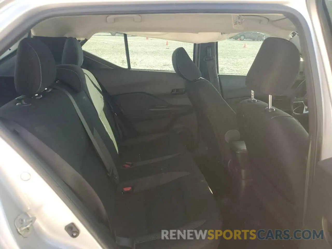 11 Photograph of a damaged car 3N1CP5CU7KL543908 NISSAN KICKS 2019