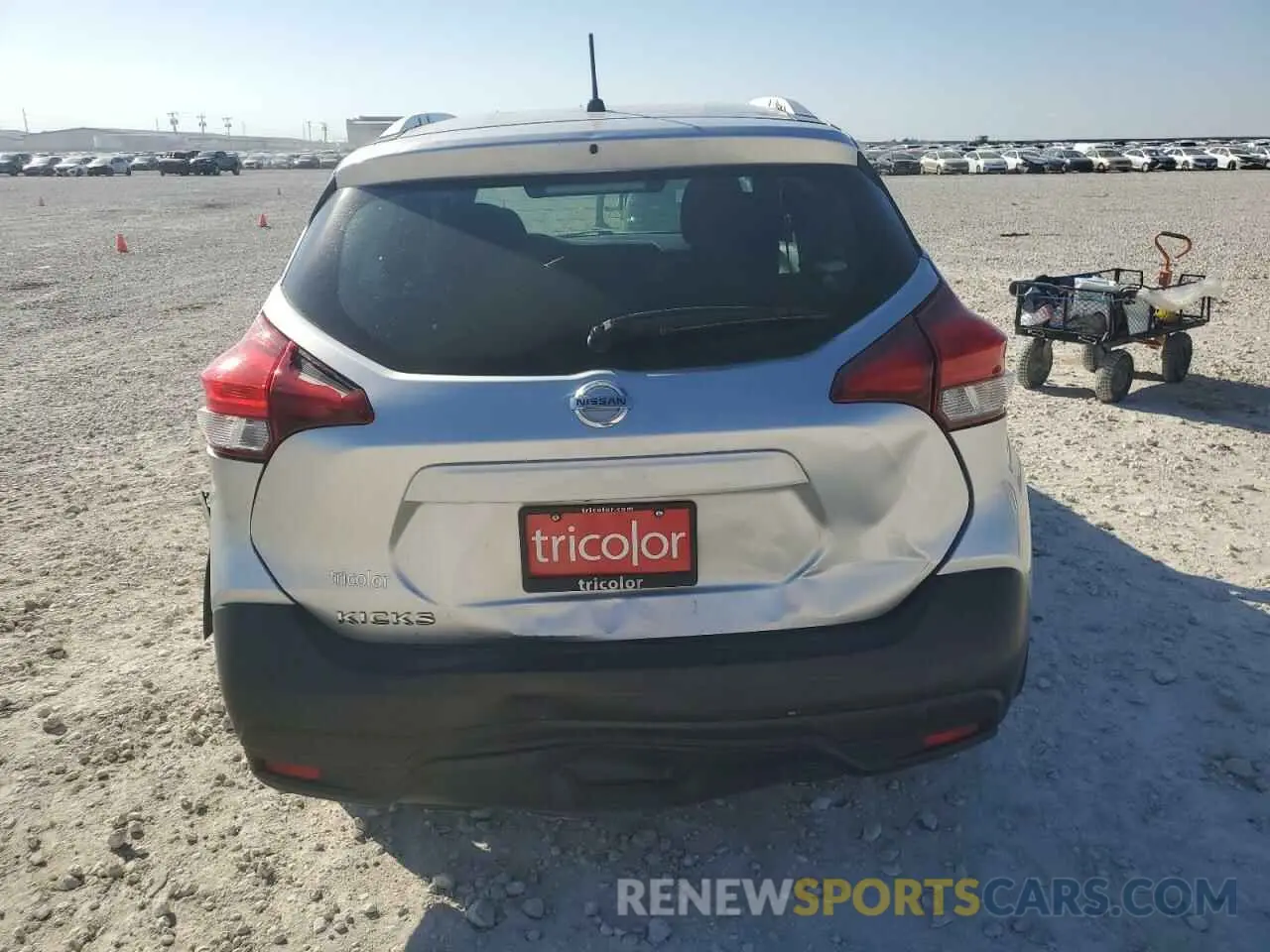 6 Photograph of a damaged car 3N1CP5CU7KL543908 NISSAN KICKS 2019