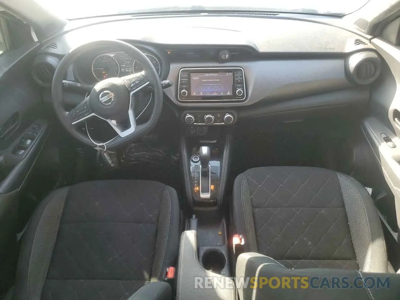 8 Photograph of a damaged car 3N1CP5CU7KL543908 NISSAN KICKS 2019