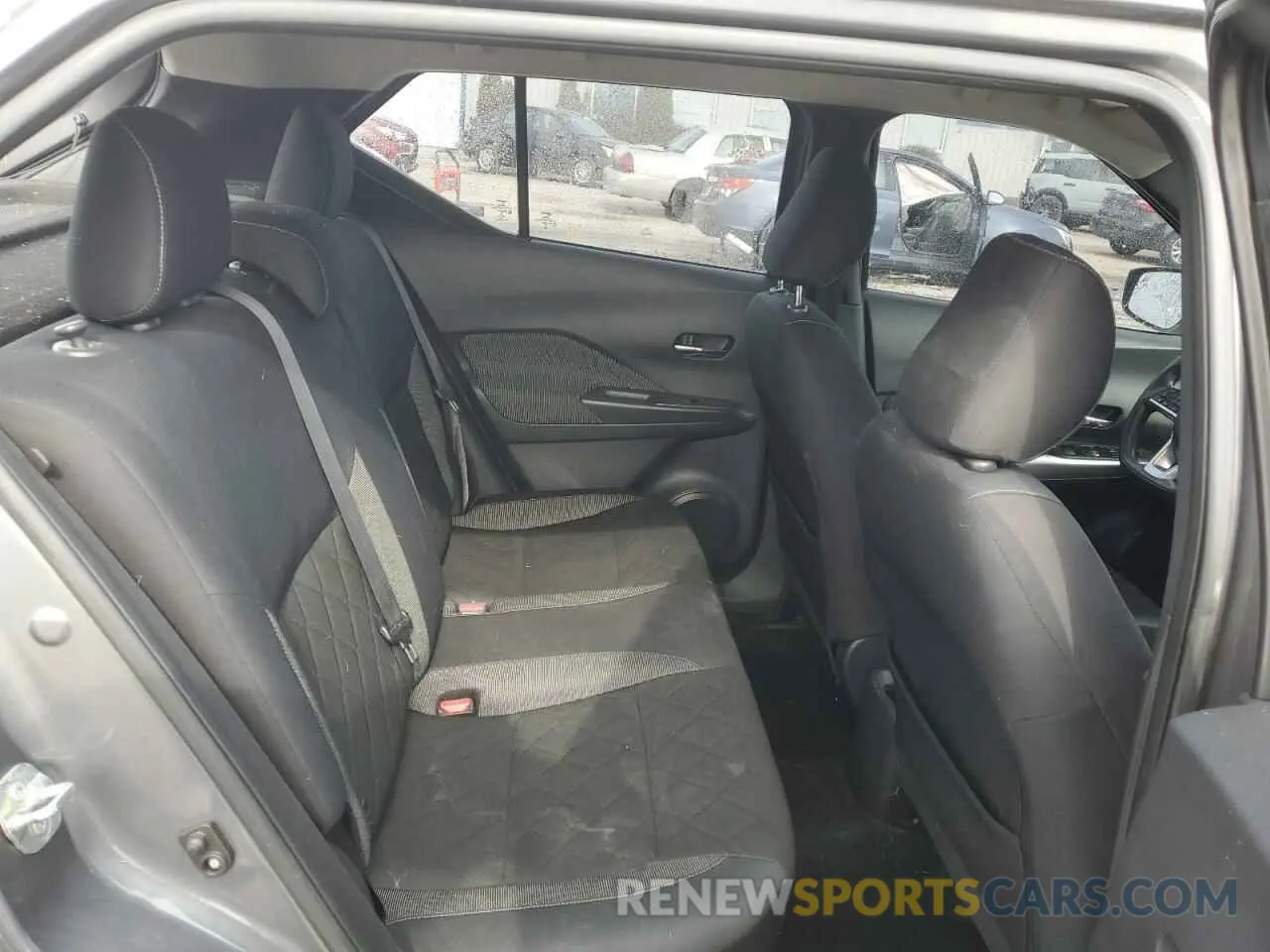 11 Photograph of a damaged car 3N1CP5CU7KL547165 NISSAN KICKS 2019