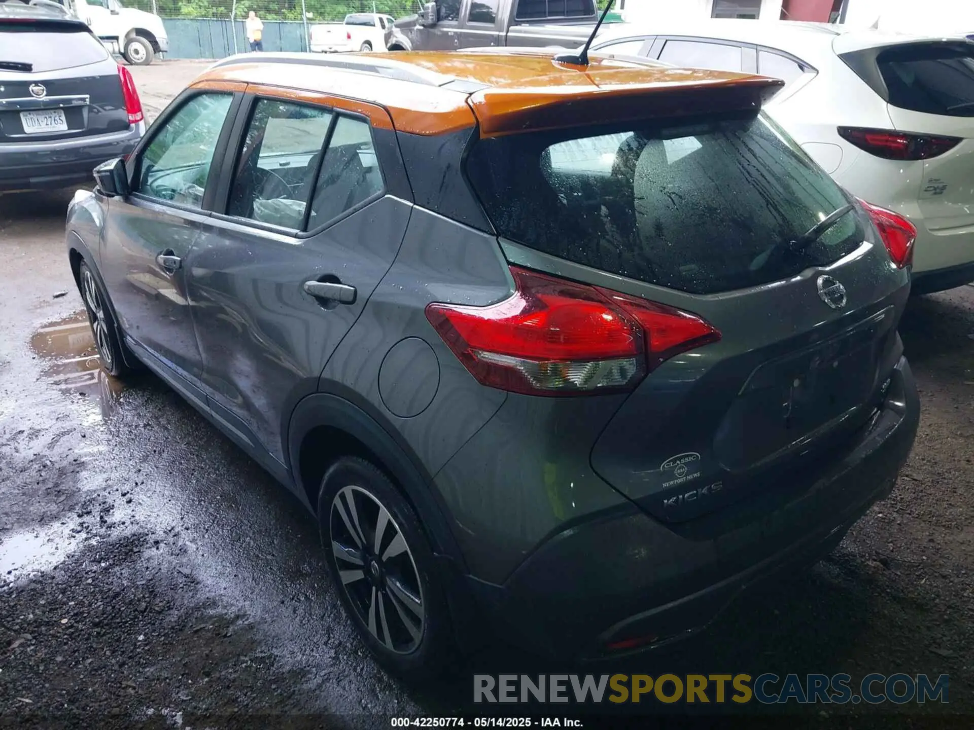3 Photograph of a damaged car 3N1CP5CU7KL548543 NISSAN KICKS 2019