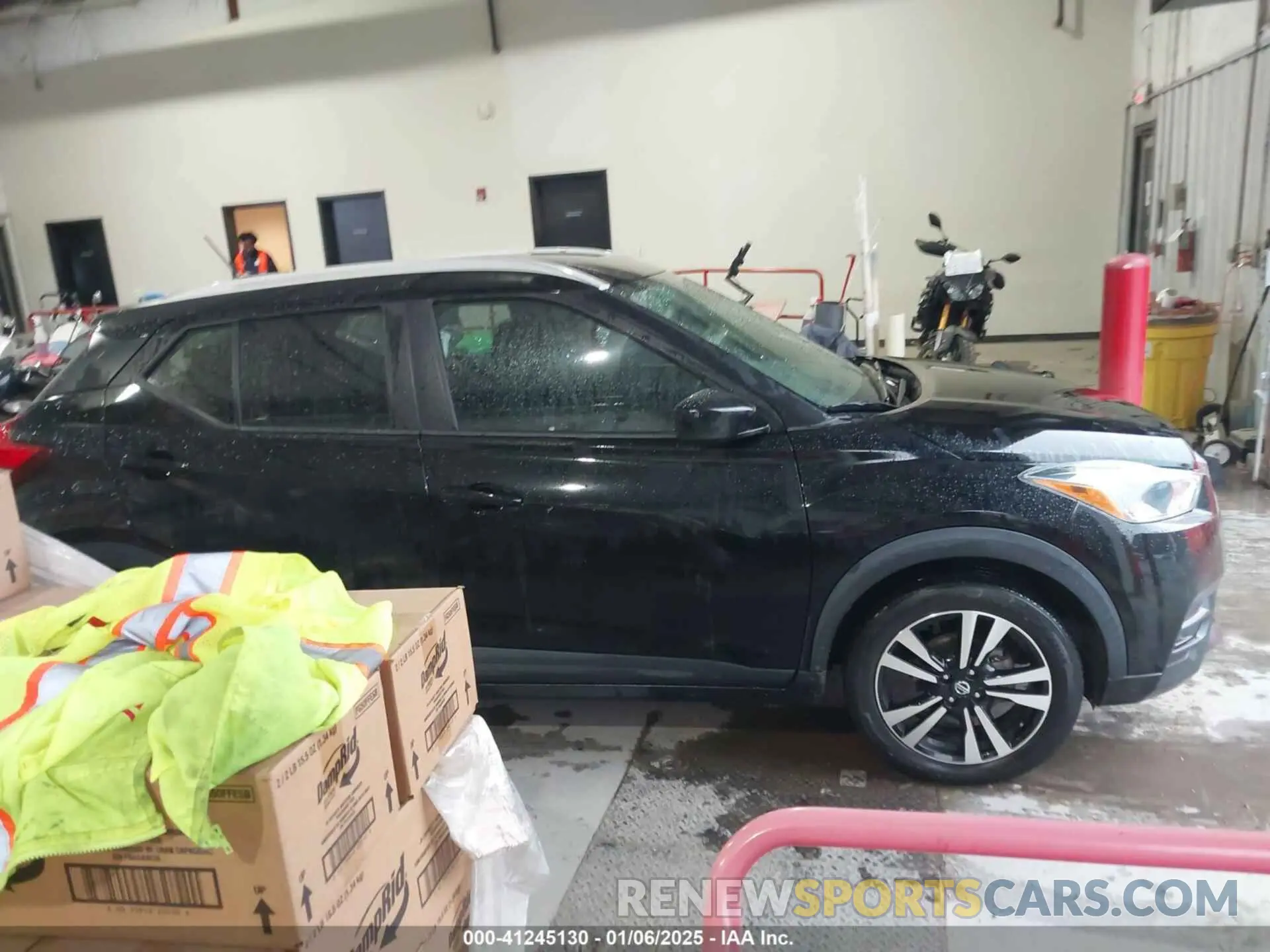 13 Photograph of a damaged car 3N1CP5CU7KL550163 NISSAN KICKS 2019