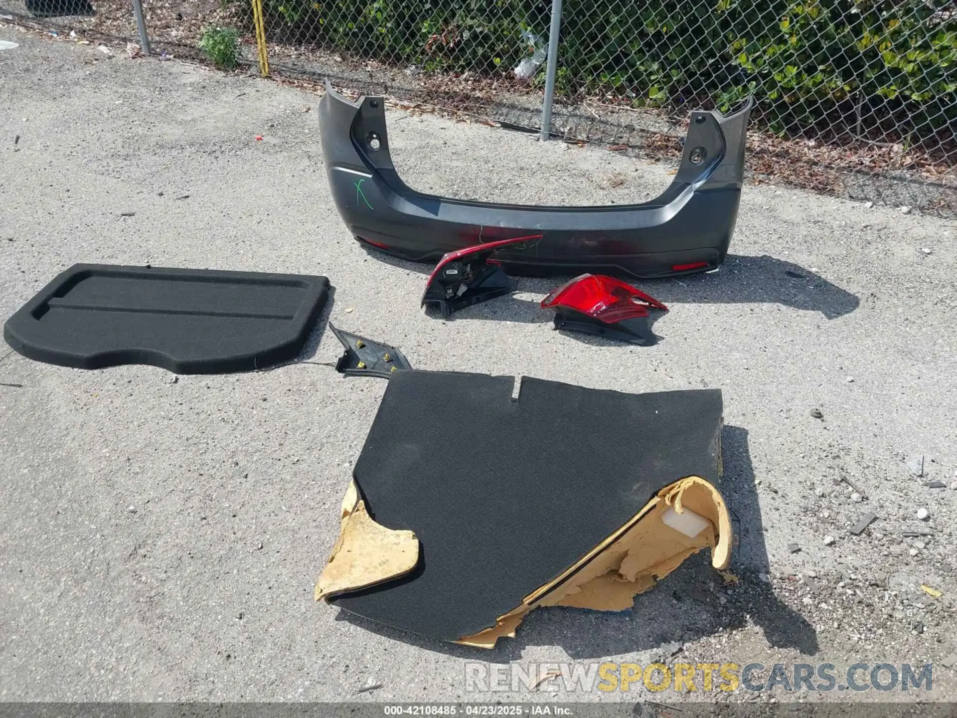 12 Photograph of a damaged car 3N1CP5CU7KL551975 NISSAN KICKS 2019