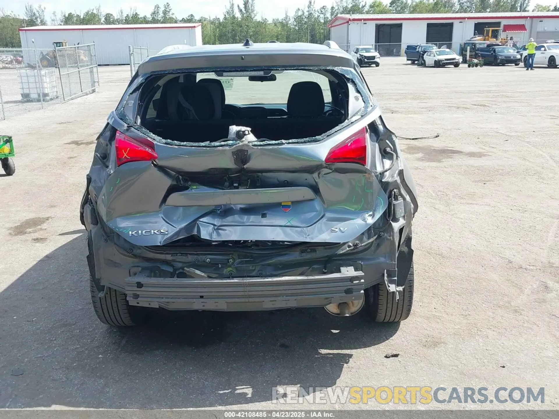 17 Photograph of a damaged car 3N1CP5CU7KL551975 NISSAN KICKS 2019