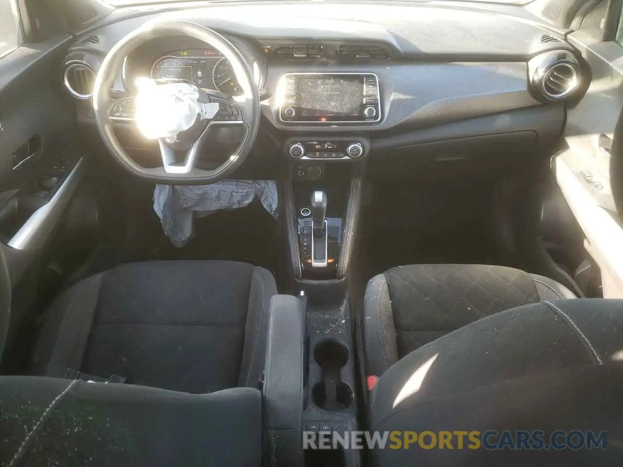 8 Photograph of a damaged car 3N1CP5CU7KL563916 NISSAN KICKS 2019