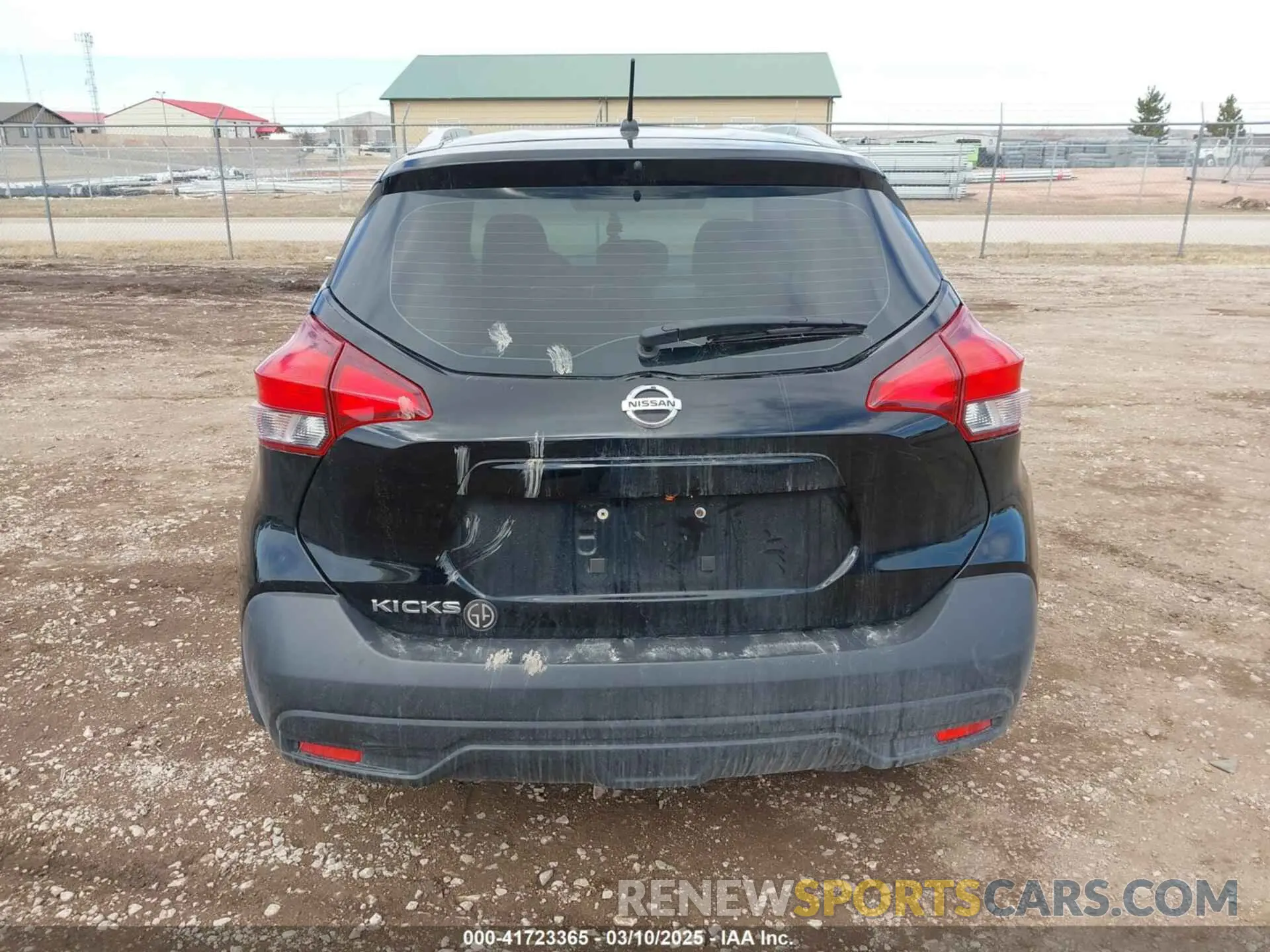 16 Photograph of a damaged car 3N1CP5CU7KL564239 NISSAN KICKS 2019