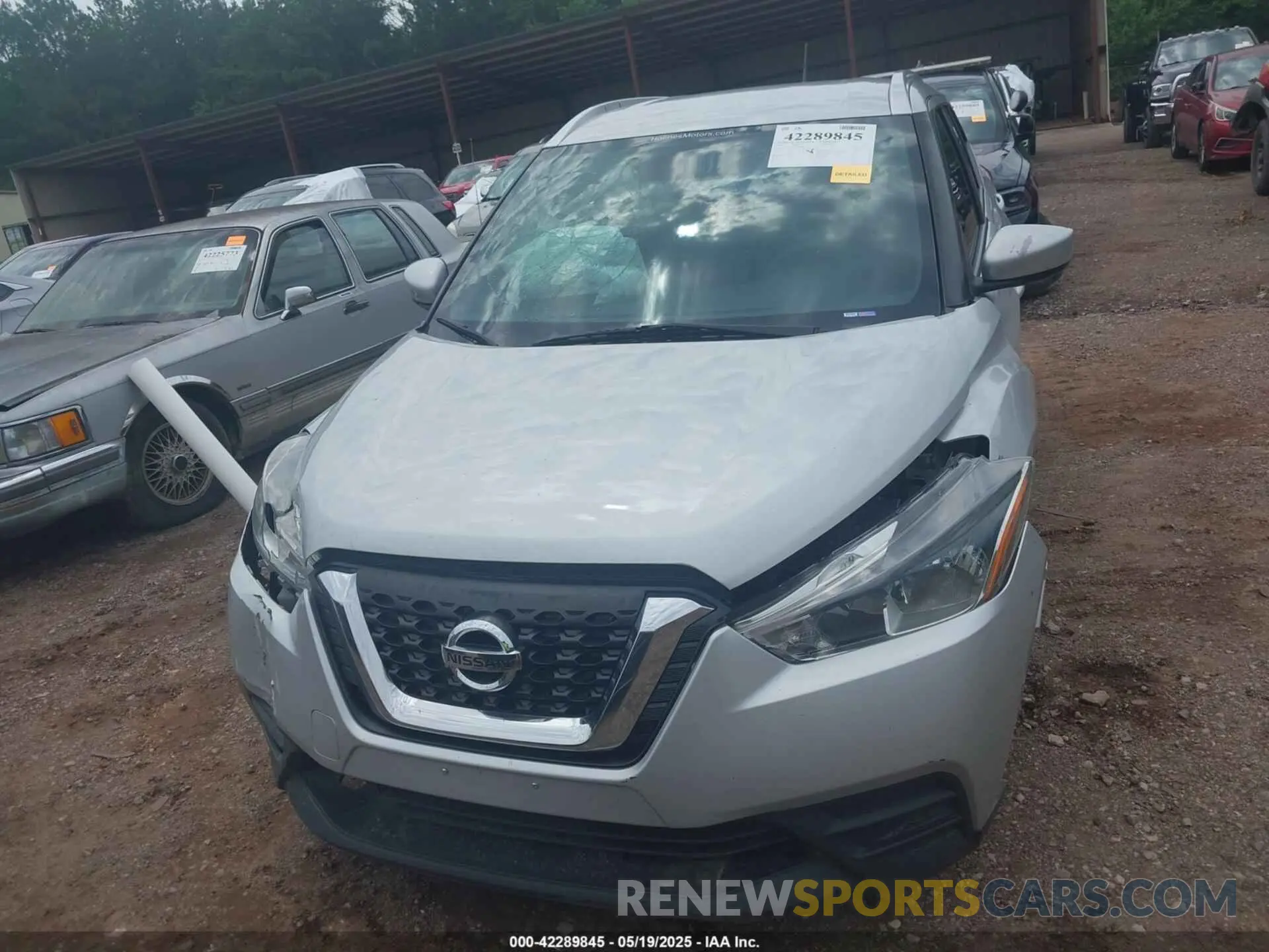 12 Photograph of a damaged car 3N1CP5CU7KL564886 NISSAN KICKS 2019