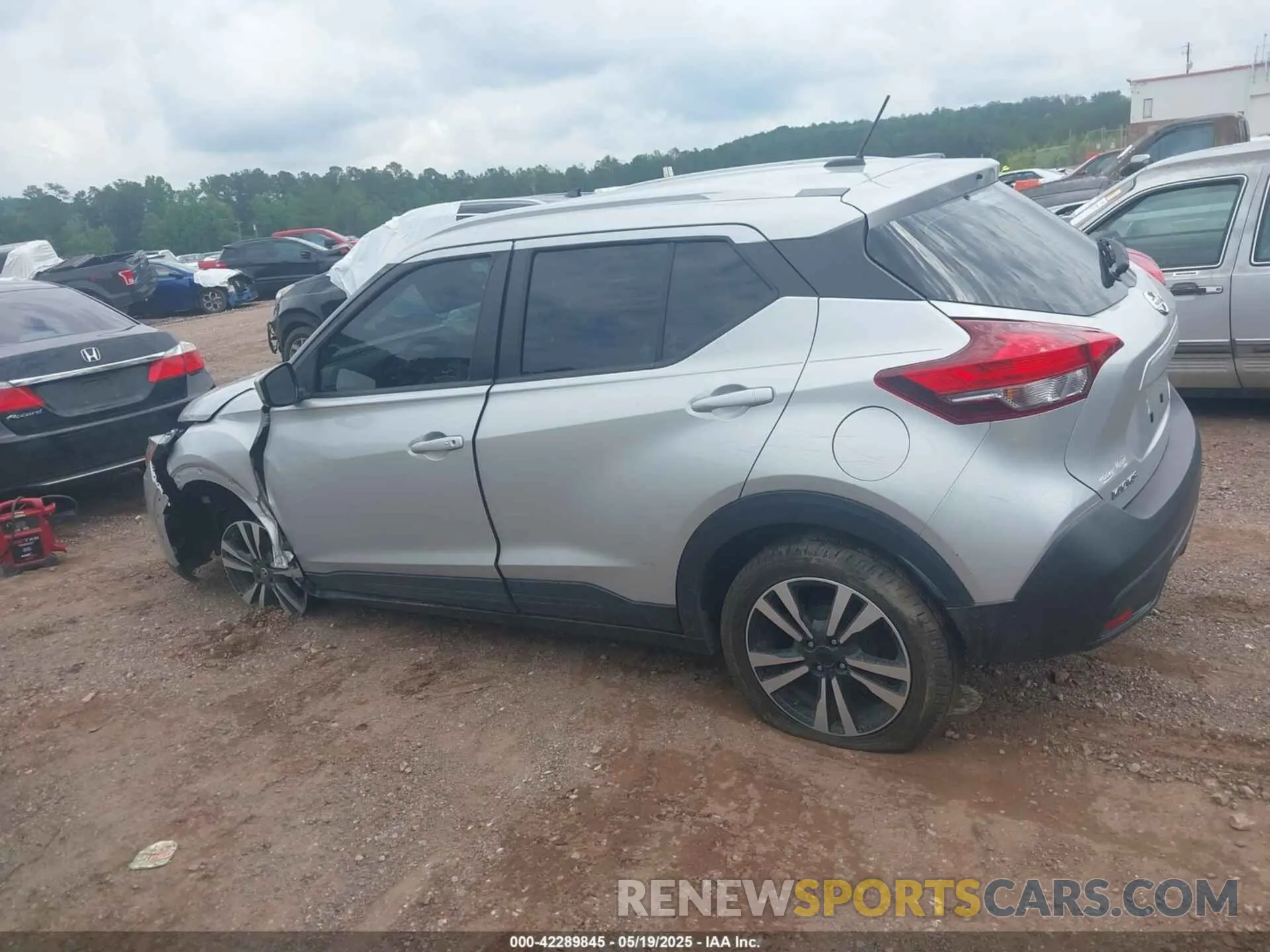 14 Photograph of a damaged car 3N1CP5CU7KL564886 NISSAN KICKS 2019