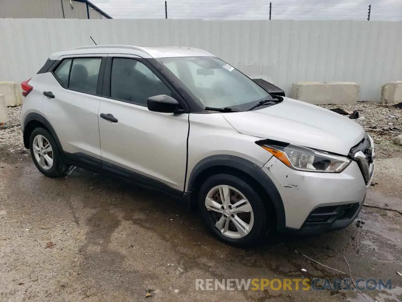 4 Photograph of a damaged car 3N1CP5CU8KL471004 NISSAN KICKS 2019