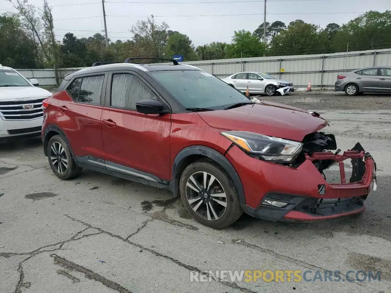 4 Photograph of a damaged car 3N1CP5CU8KL482701 NISSAN KICKS 2019