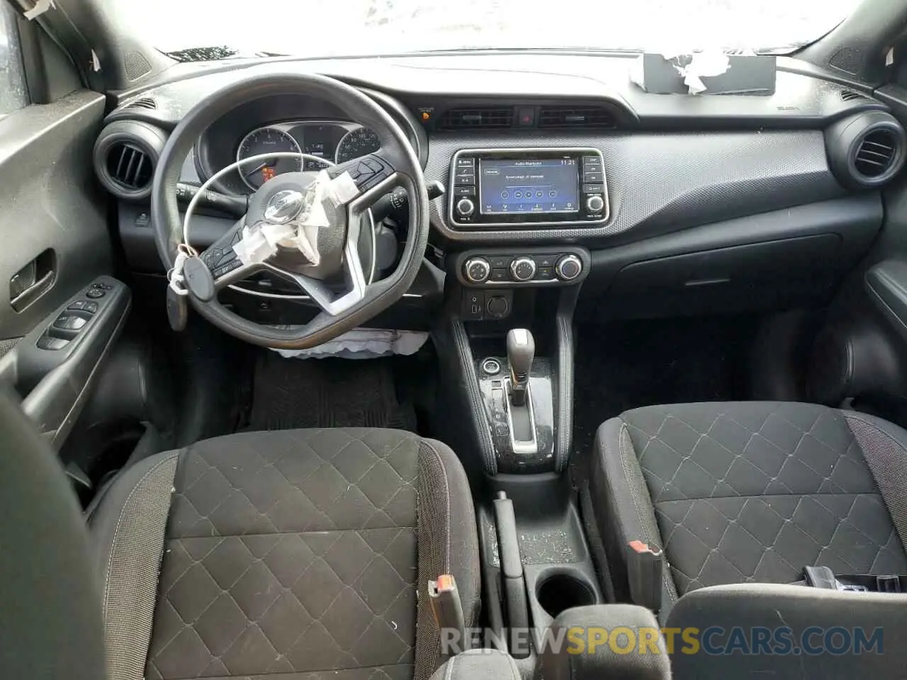 8 Photograph of a damaged car 3N1CP5CU8KL505538 NISSAN KICKS 2019